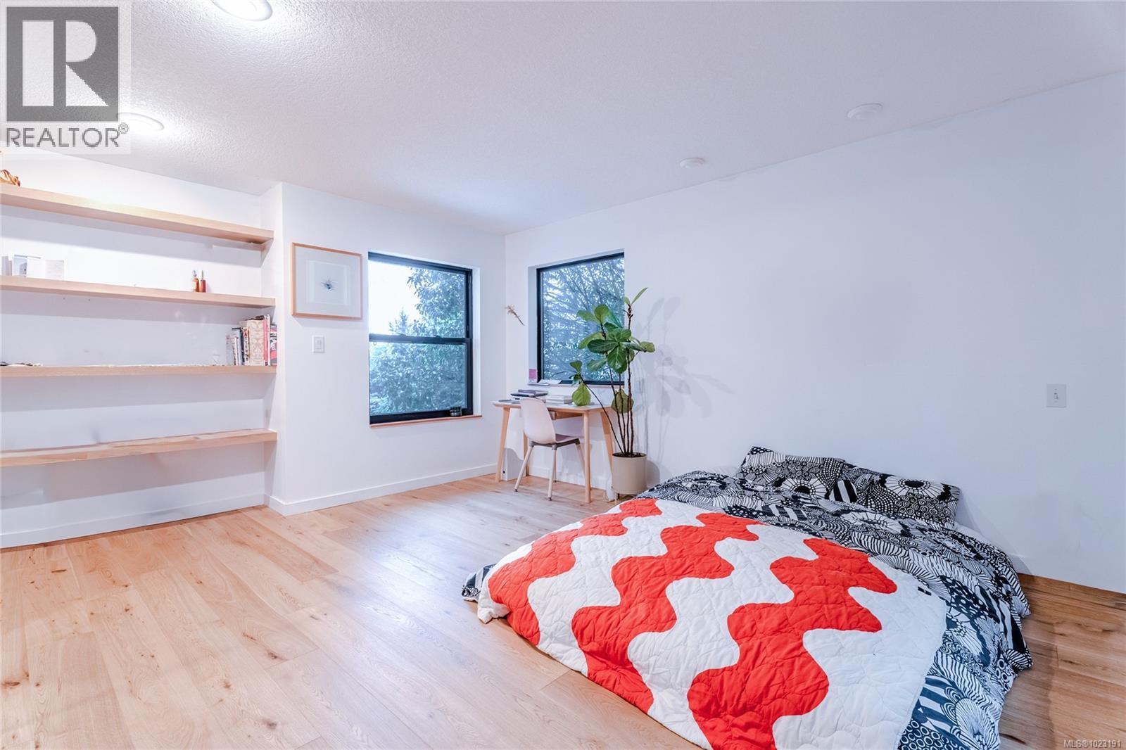 3271 Dolphin Dr, Nanoose Bay