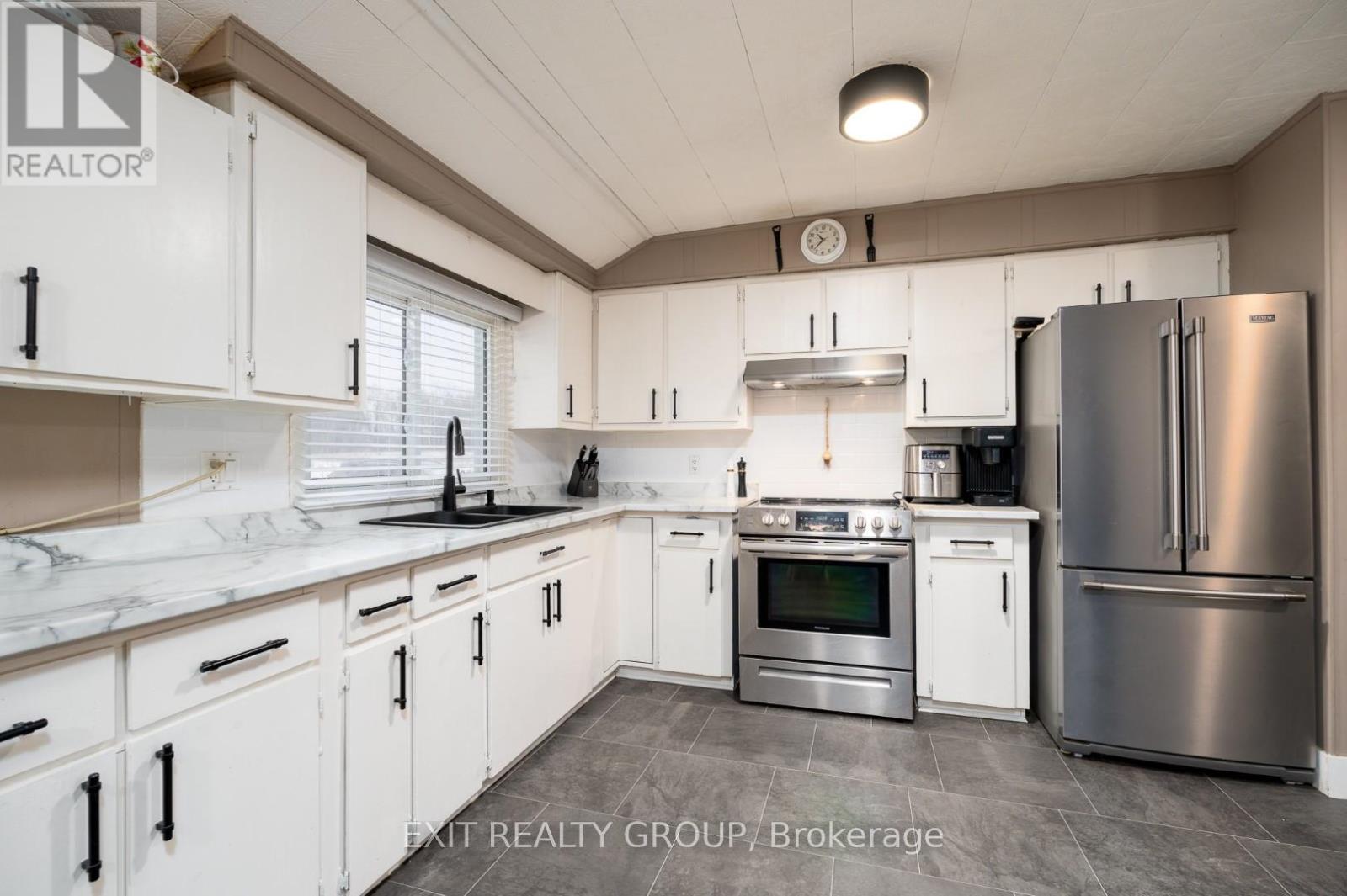 151 STOCO ROAD - 6
