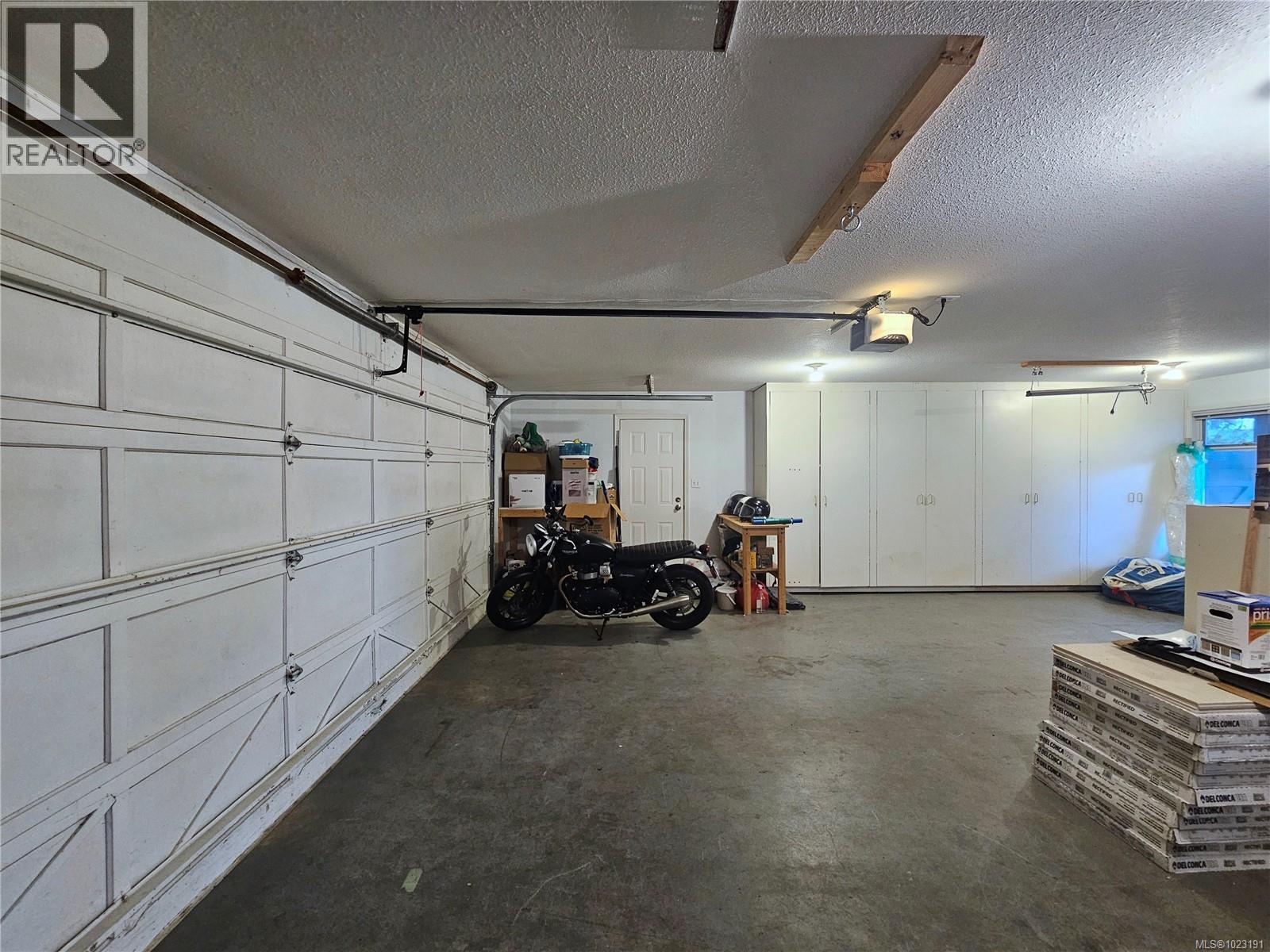 3271 Dolphin Dr, Nanoose Bay