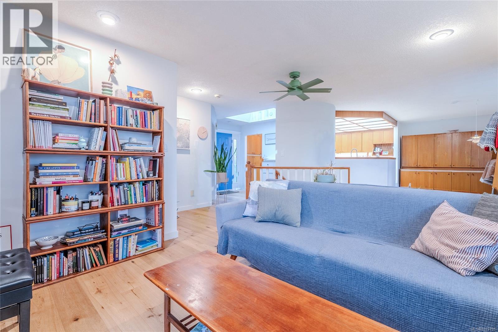 3271 Dolphin Dr, Nanoose Bay