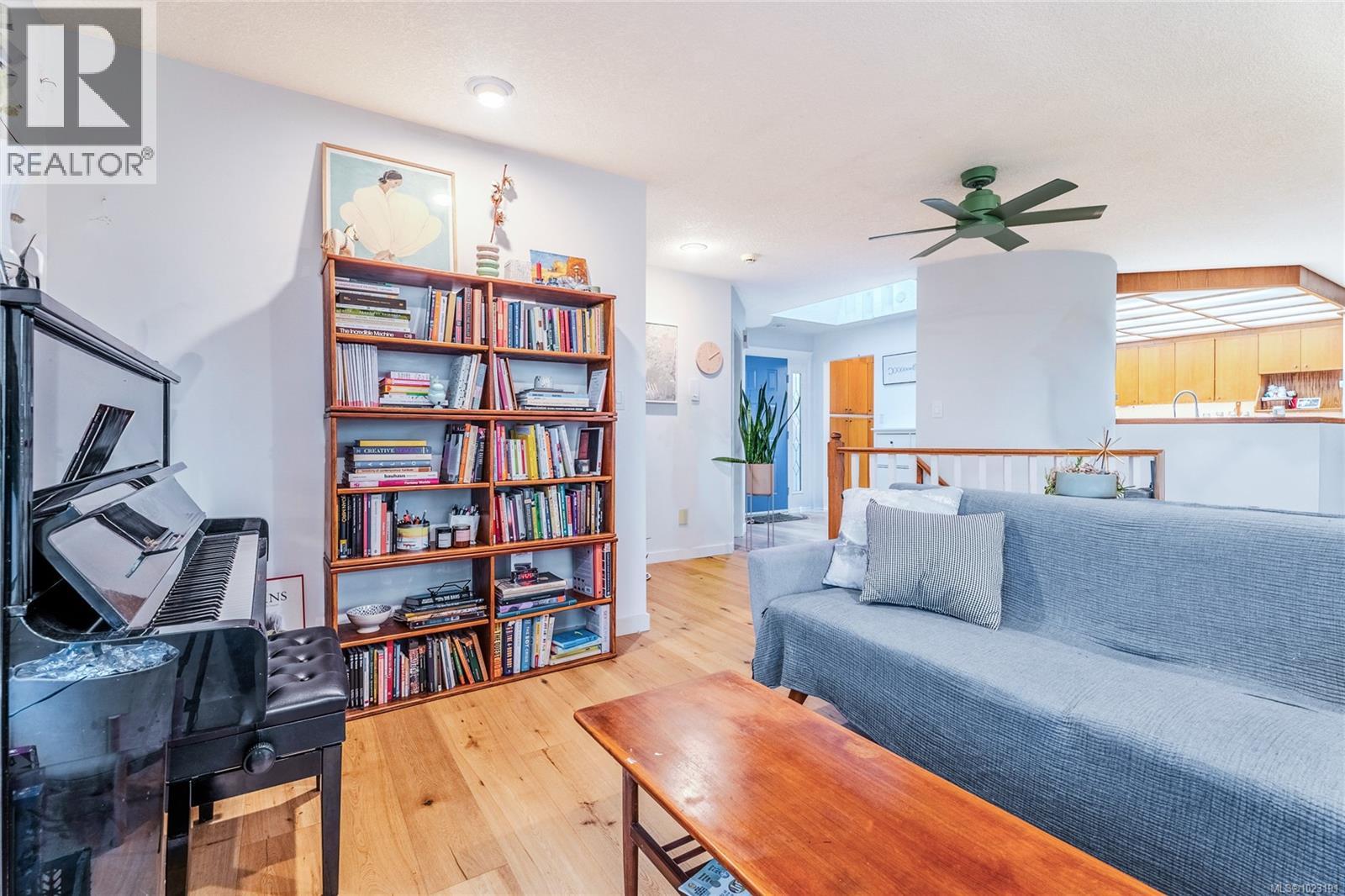 3271 Dolphin Dr, Nanoose Bay