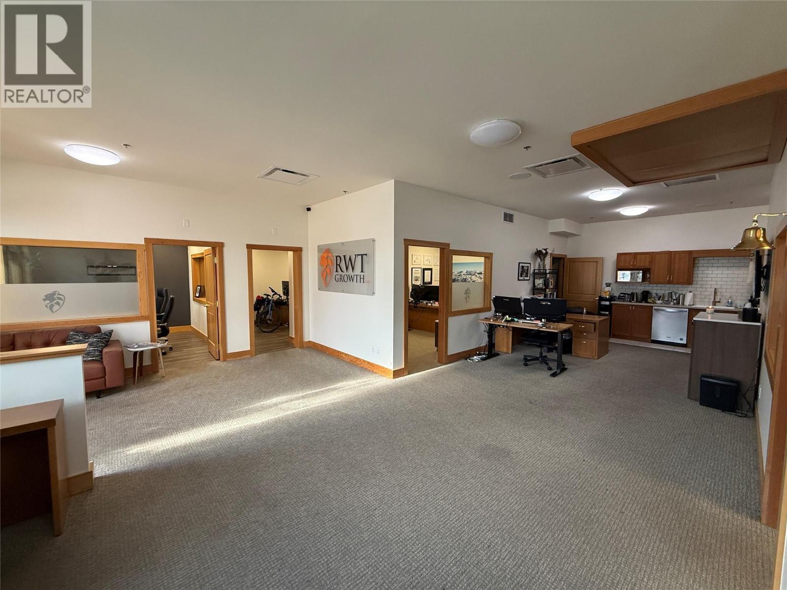 101/102 455 Lawrence Avenue, Kelowna