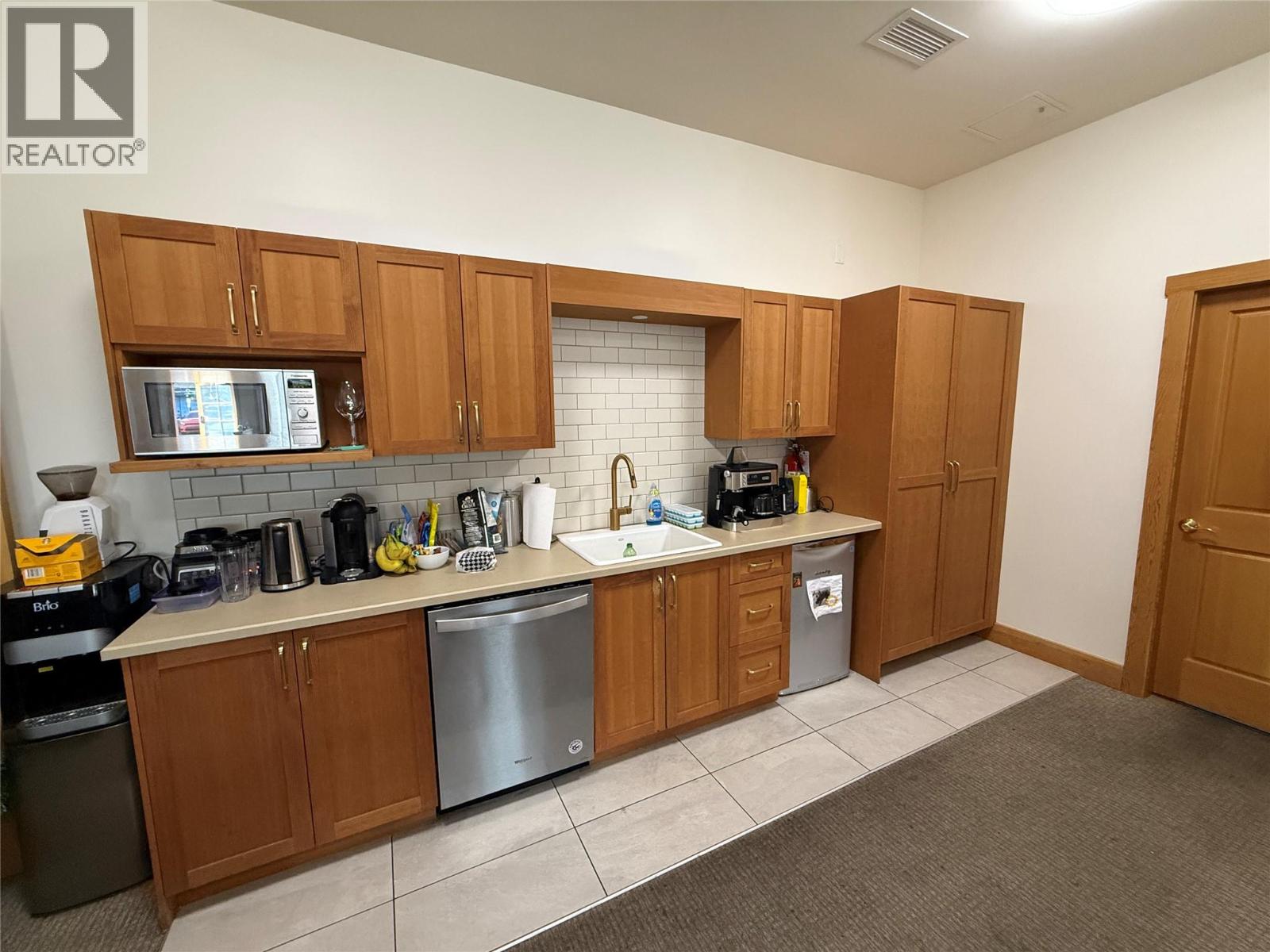 101/102 455 Lawrence Avenue, Kelowna