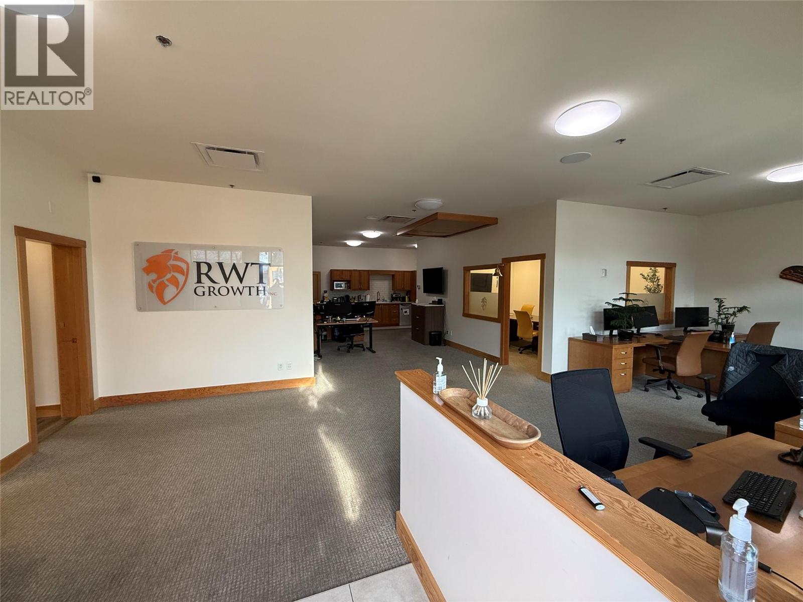 101/102 455 Lawrence Avenue, Kelowna