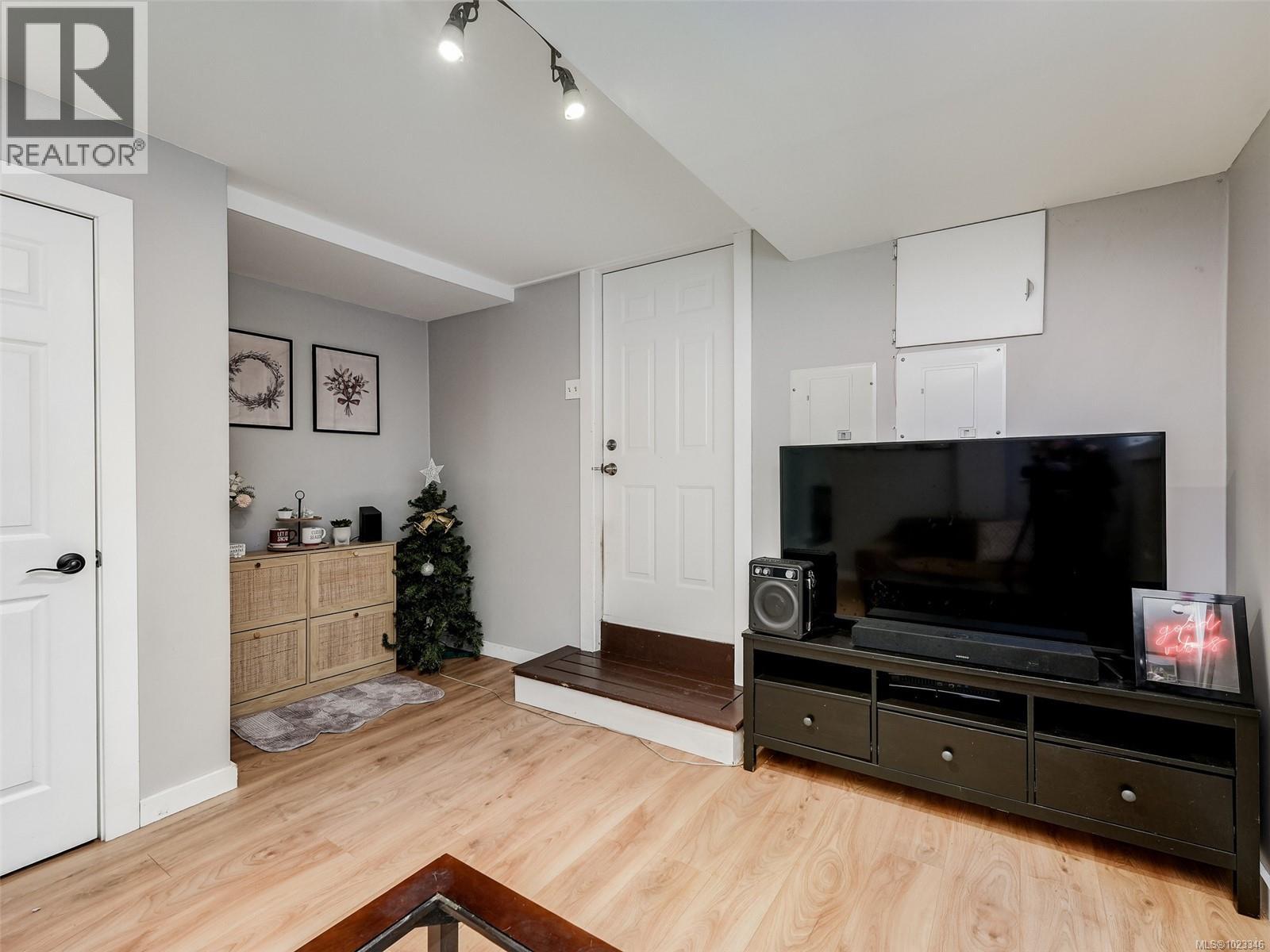  3115 Somerset Street, Victoria