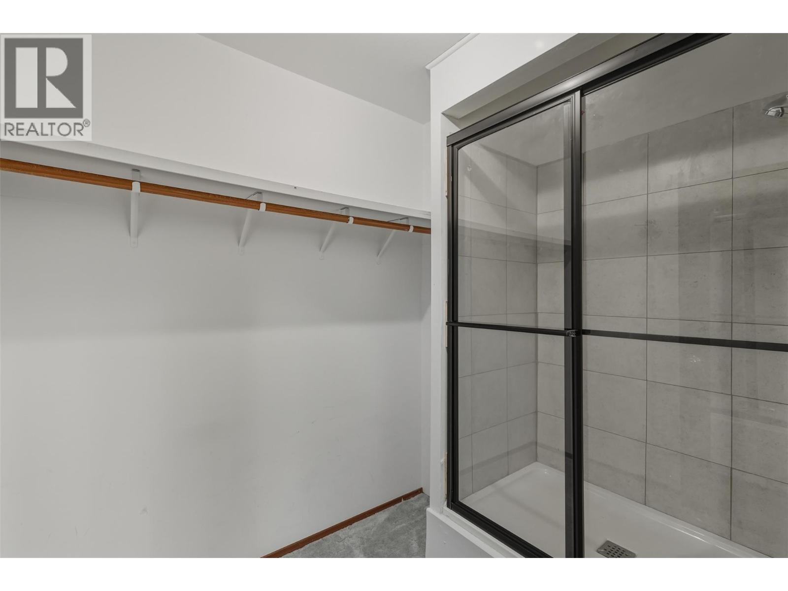 2480 VALLEYVIEW DRIVE - 22