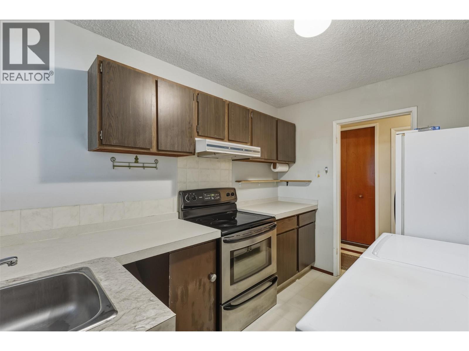 2480 VALLEYVIEW DRIVE - 35