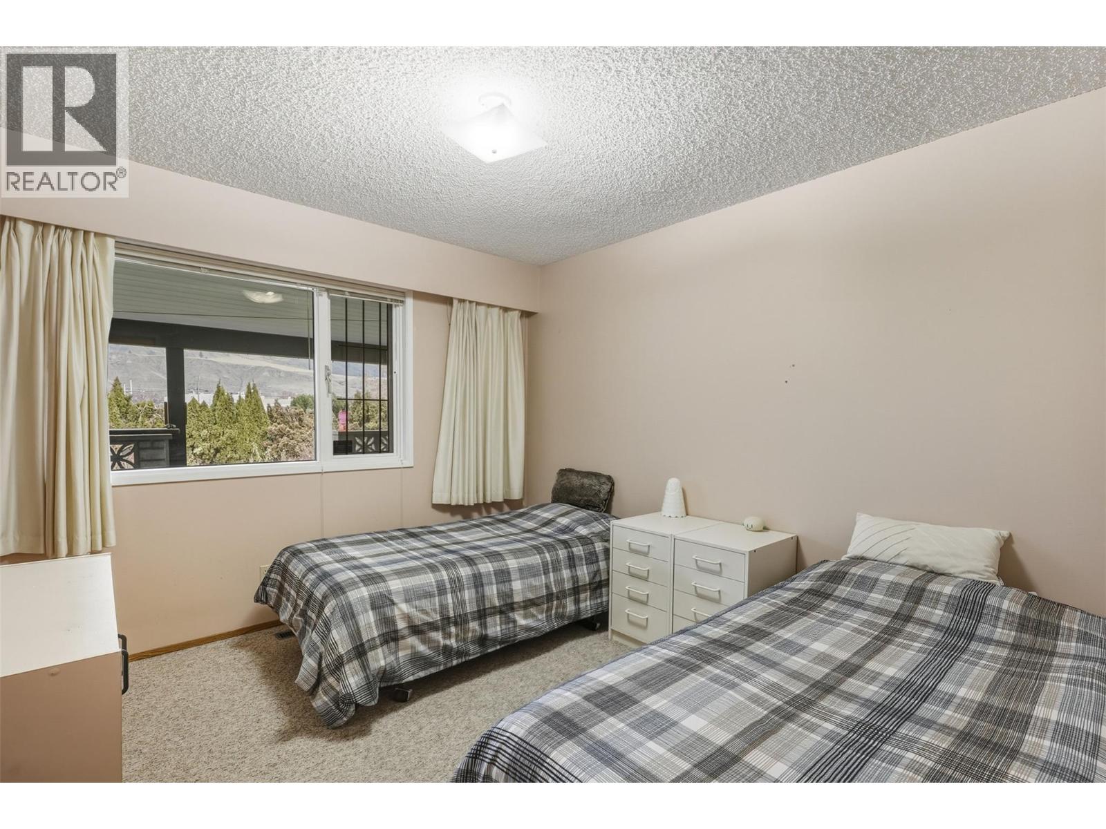 2480 VALLEYVIEW DRIVE - 39