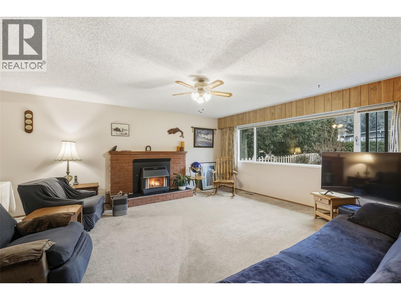 2480 VALLEYVIEW DRIVE - 28