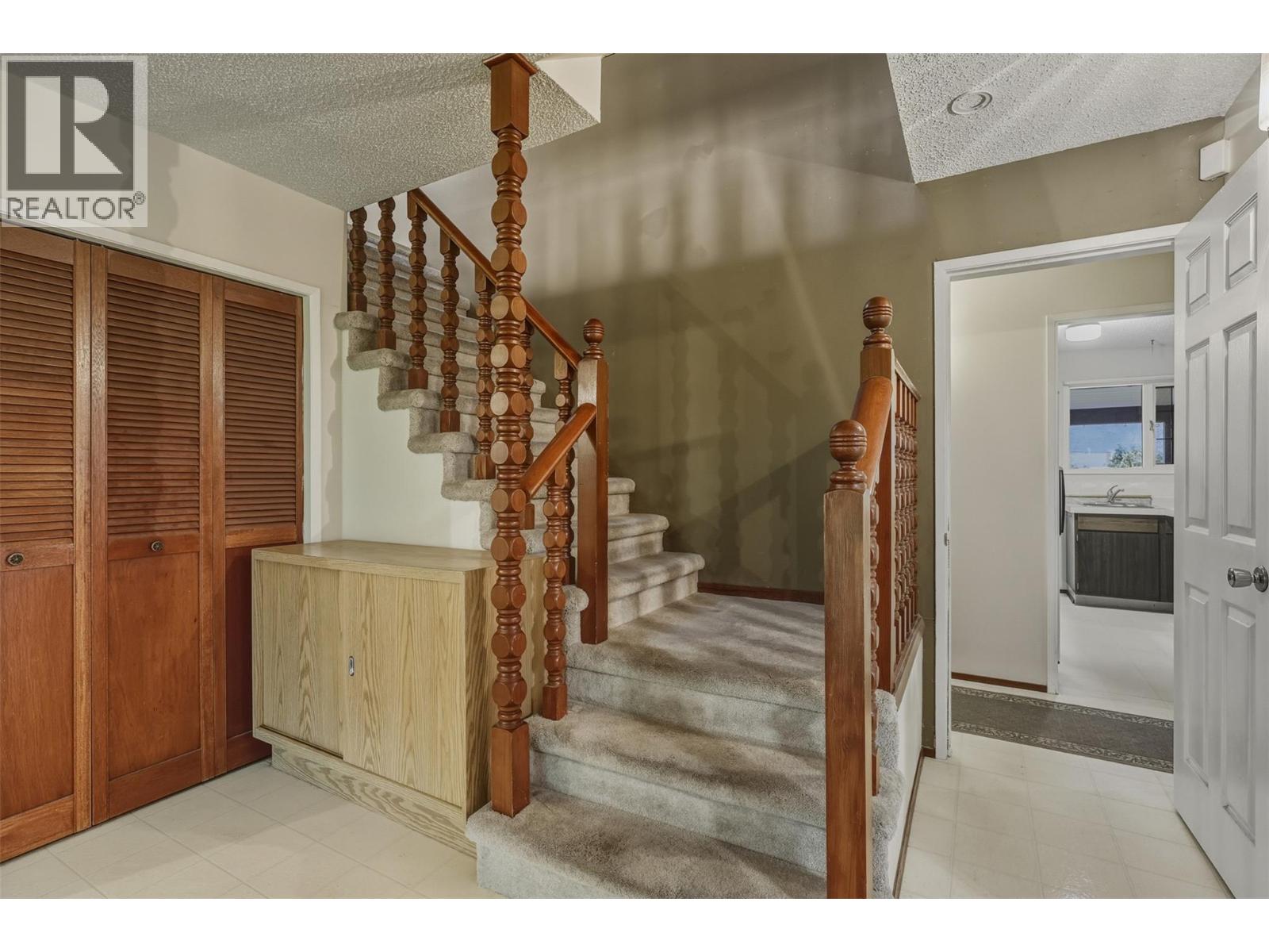 2480 VALLEYVIEW DRIVE - 27