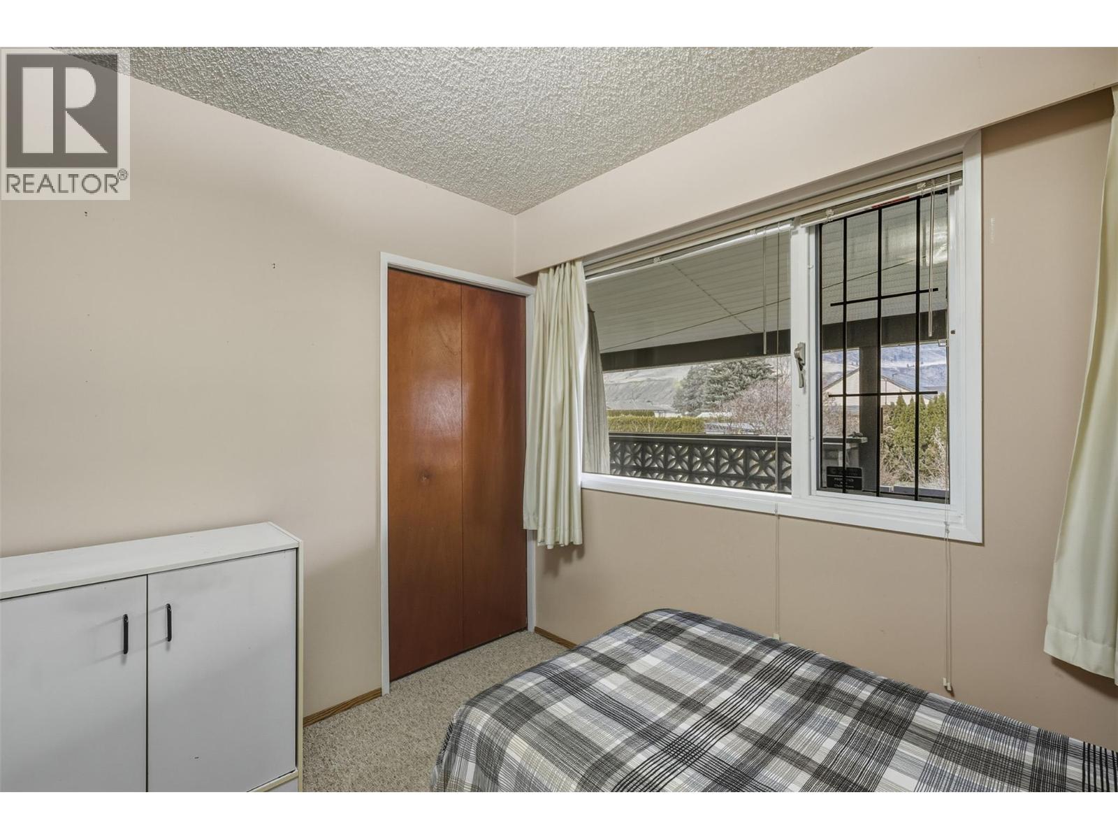 2480 VALLEYVIEW DRIVE - 40