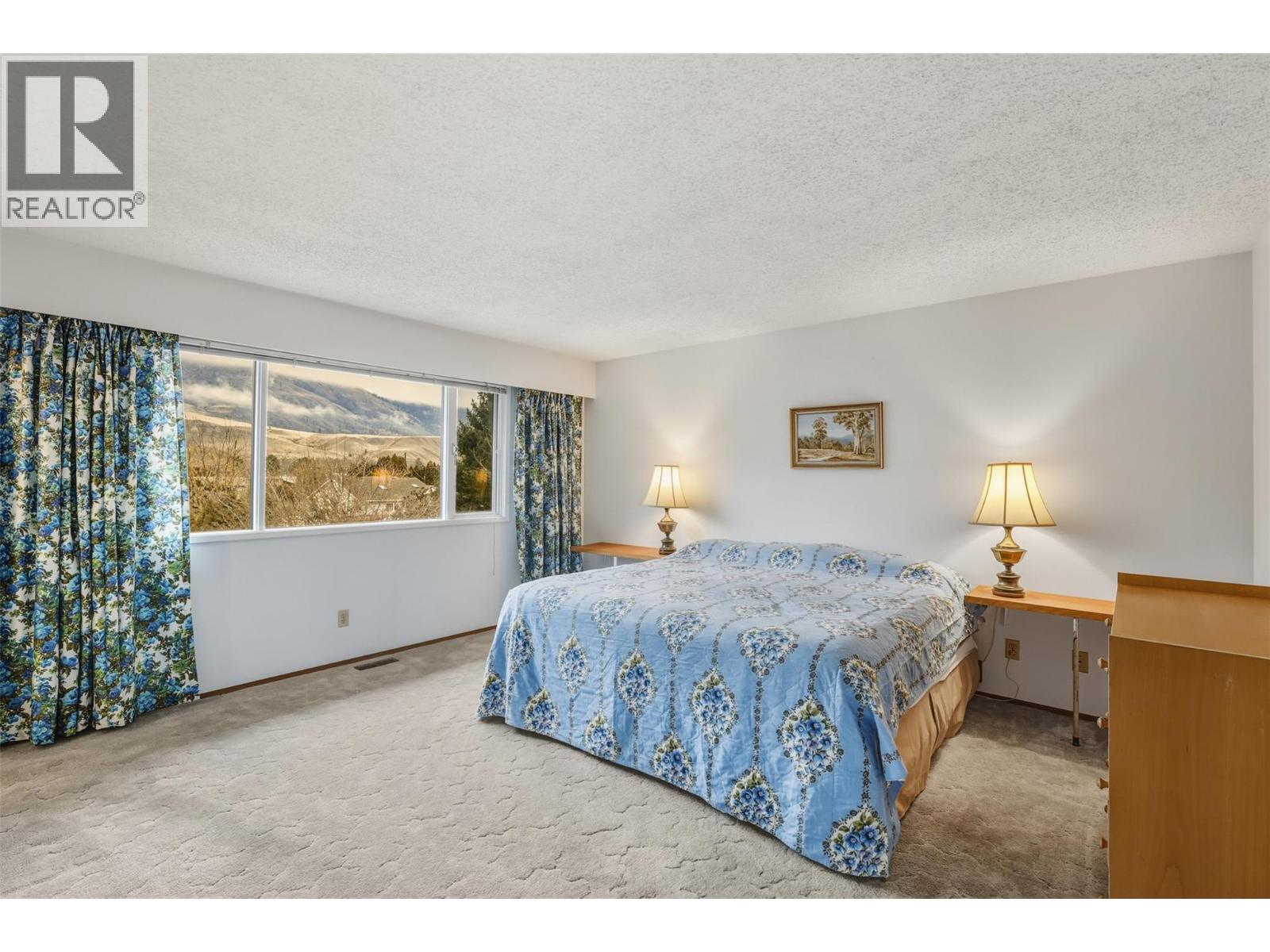 2480 VALLEYVIEW DRIVE - 19