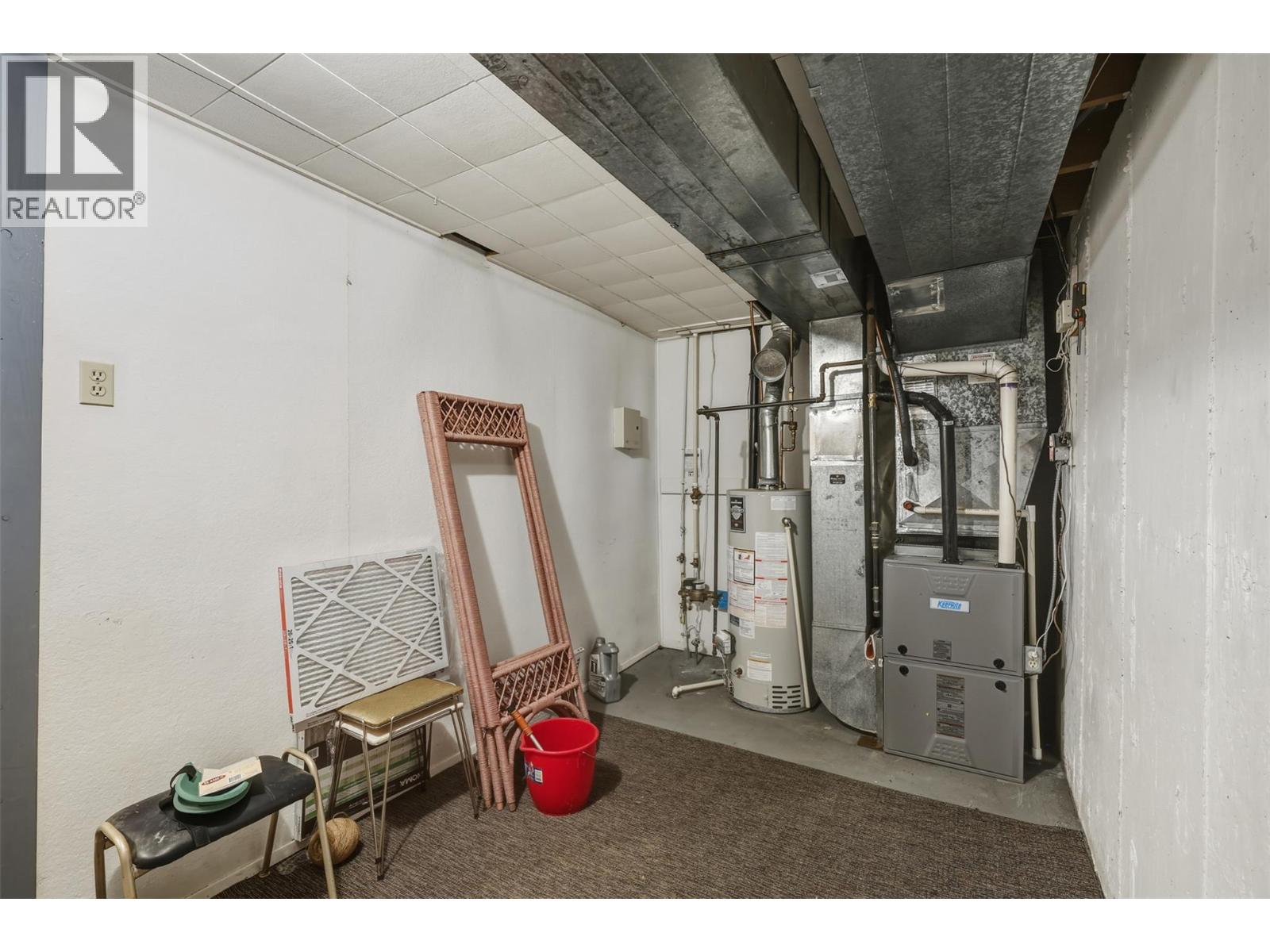 2480 VALLEYVIEW DRIVE - 48