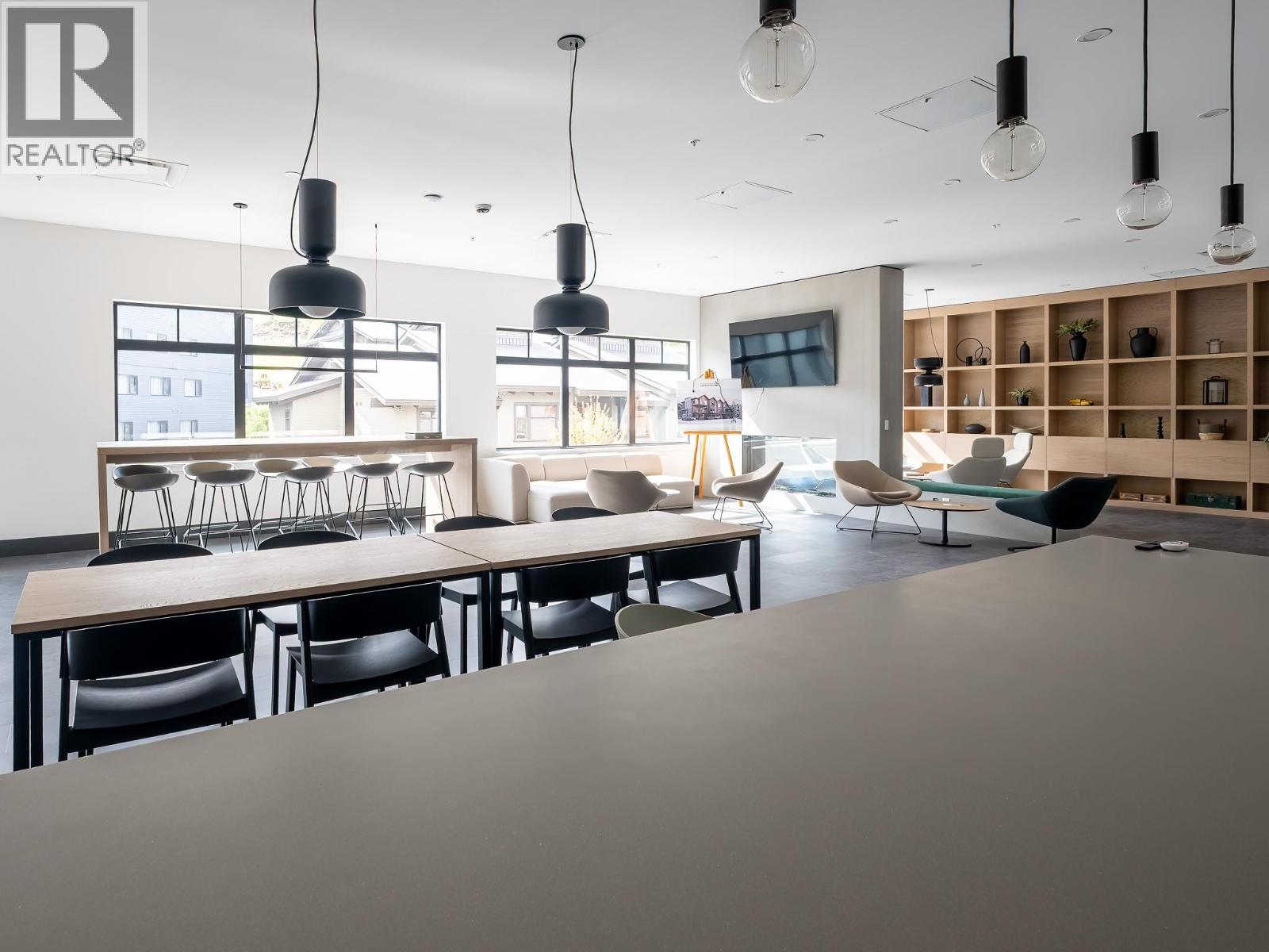 #303 4280 RED MOUNTAIN ROAD - 32