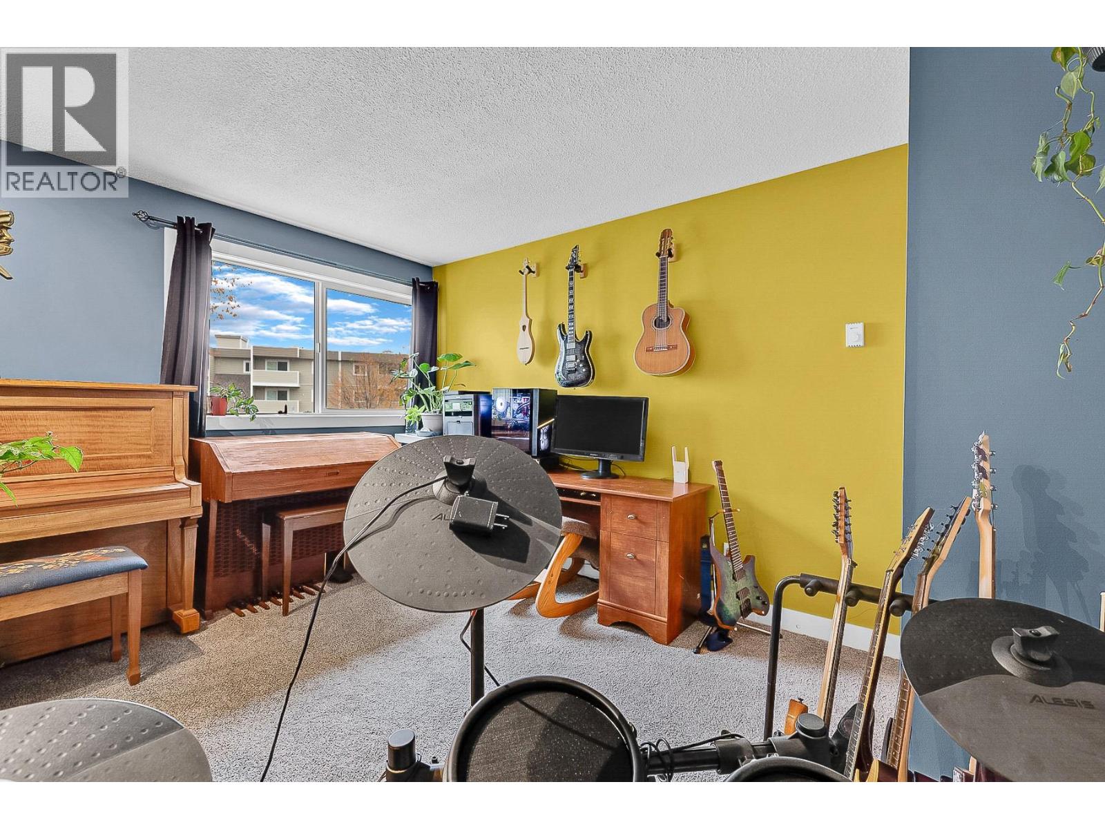 142 715 Leathead Road, Kelowna