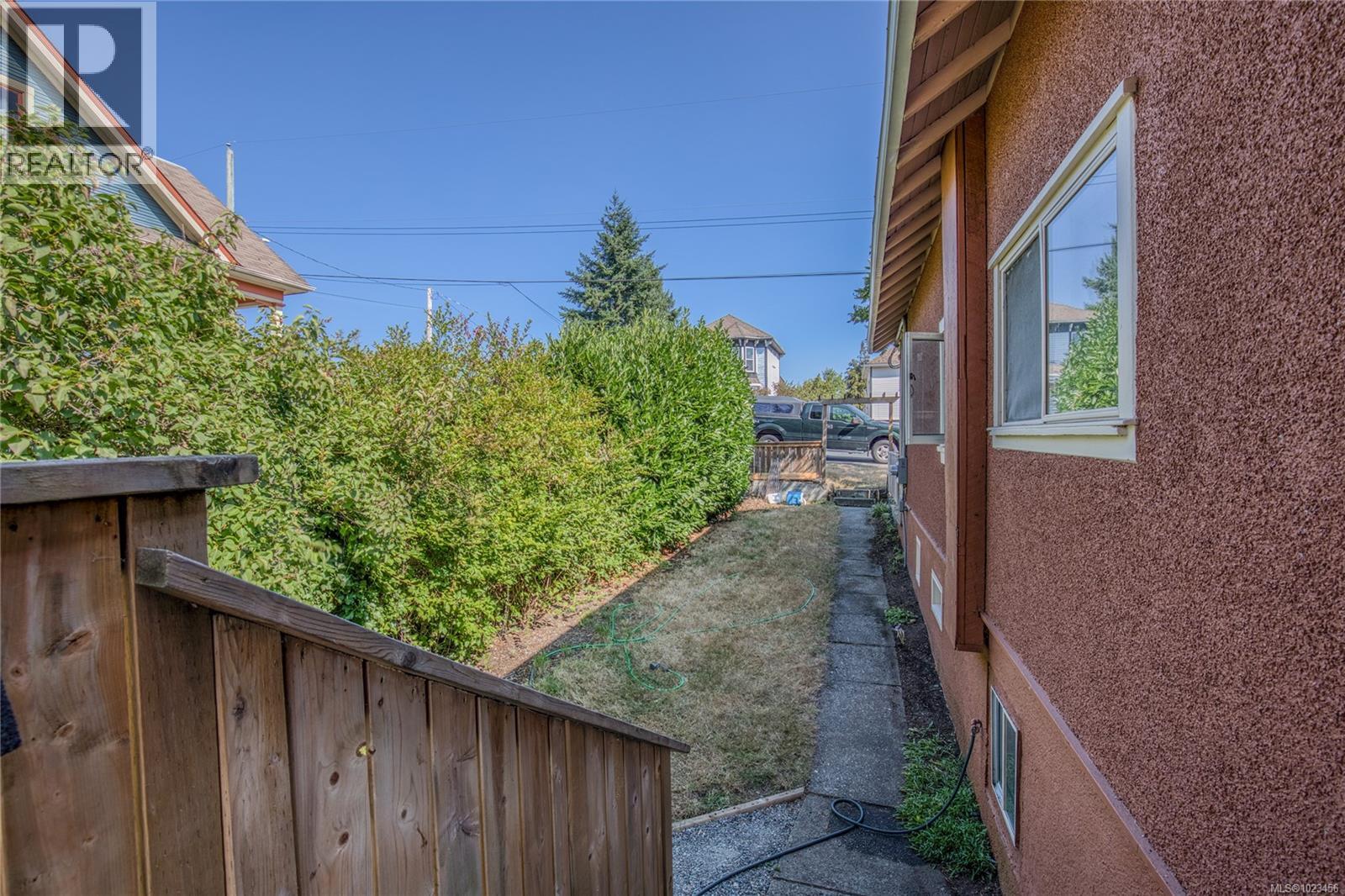 415 MACHLEARY ST - 4