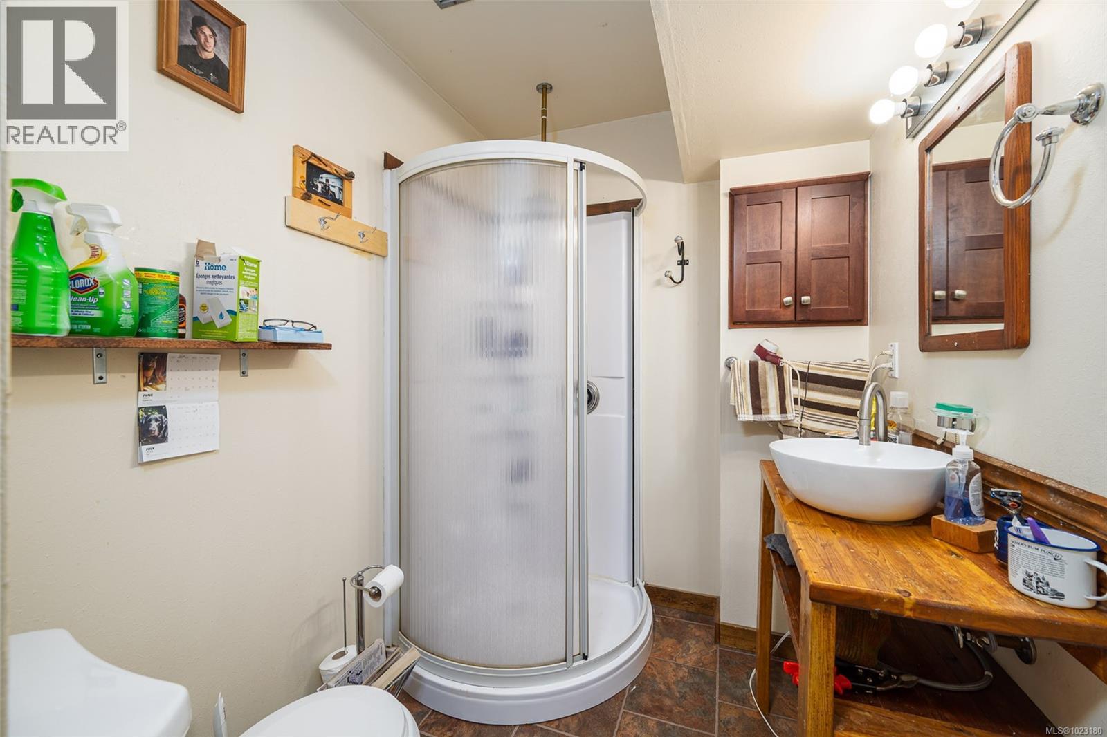 561 MCMILLAN DR - 24