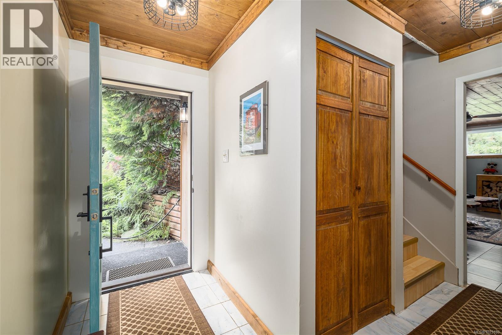 561 MacMillan Dr - 26