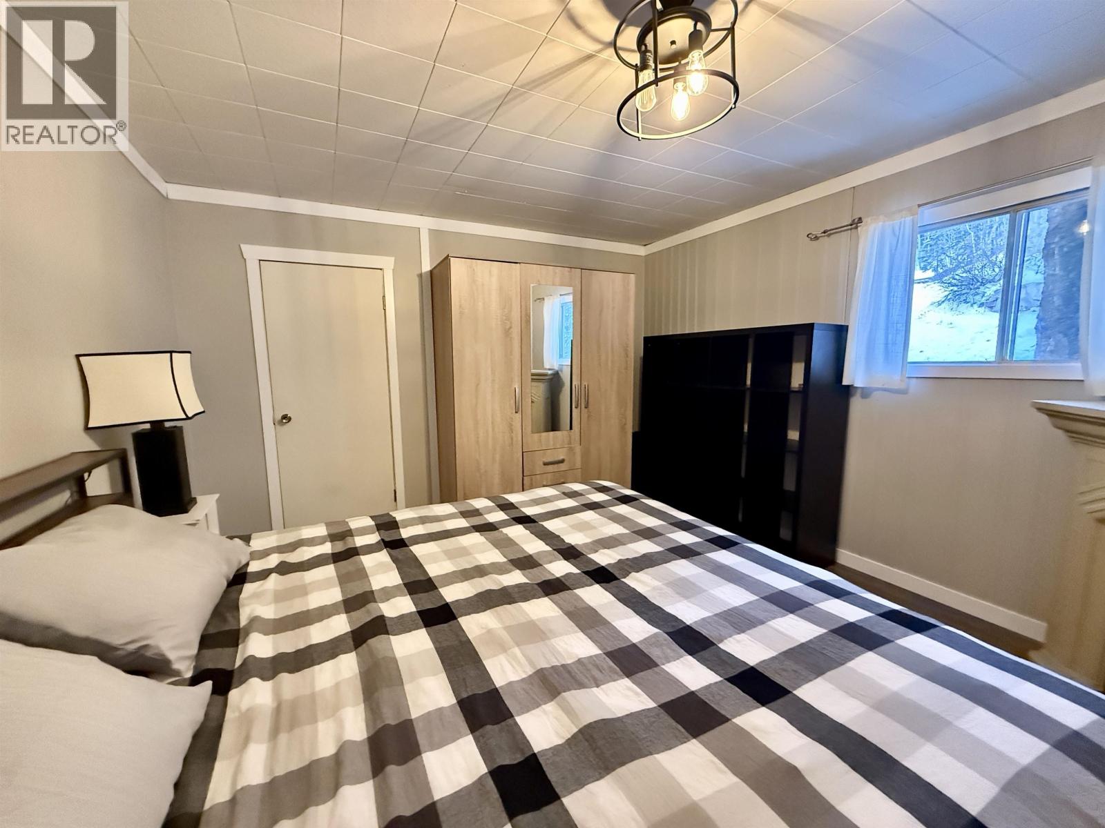 49815 TAPPING ROAD, Cluculz Lake