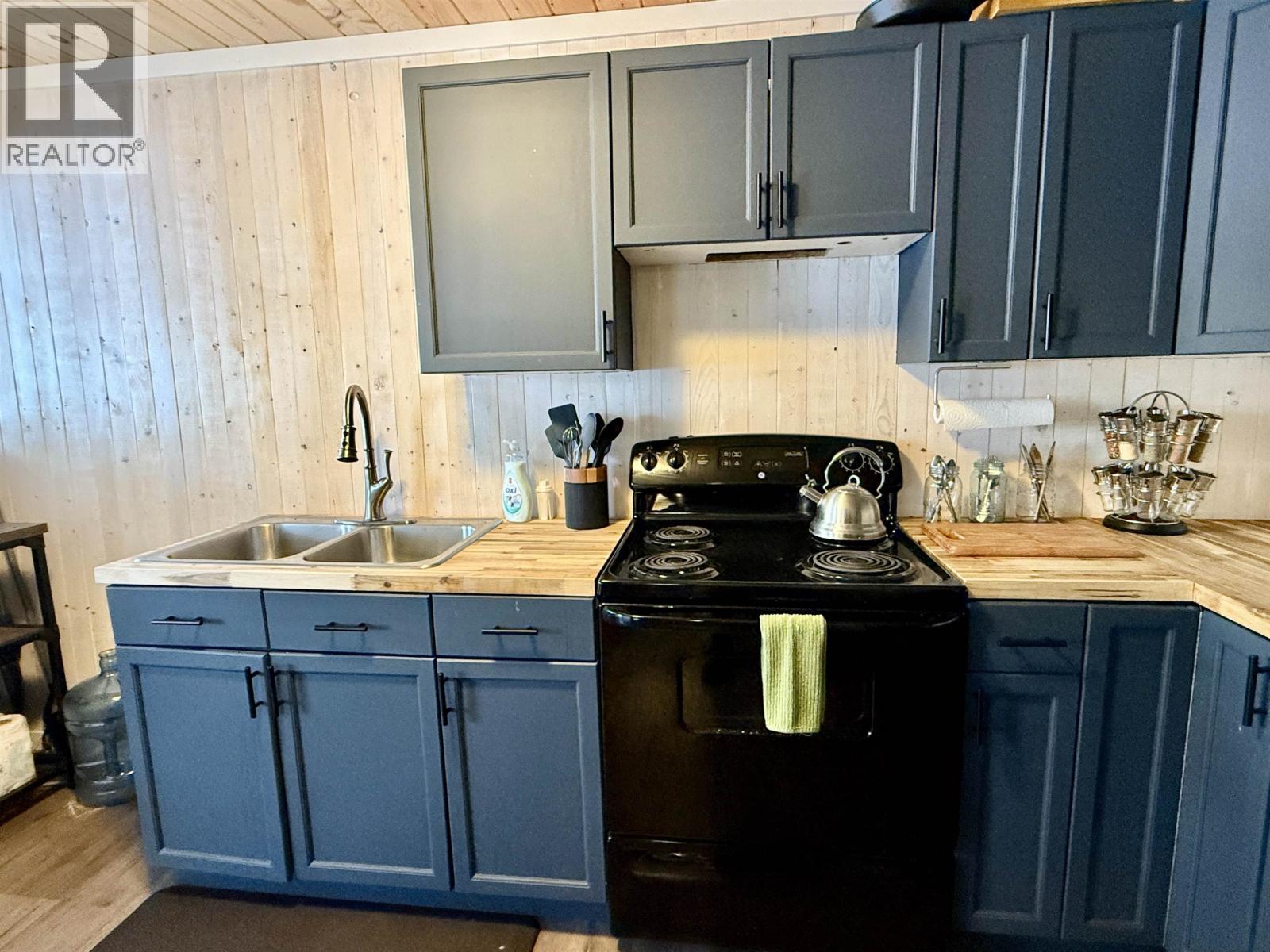 49815 TAPPING ROAD, Cluculz Lake