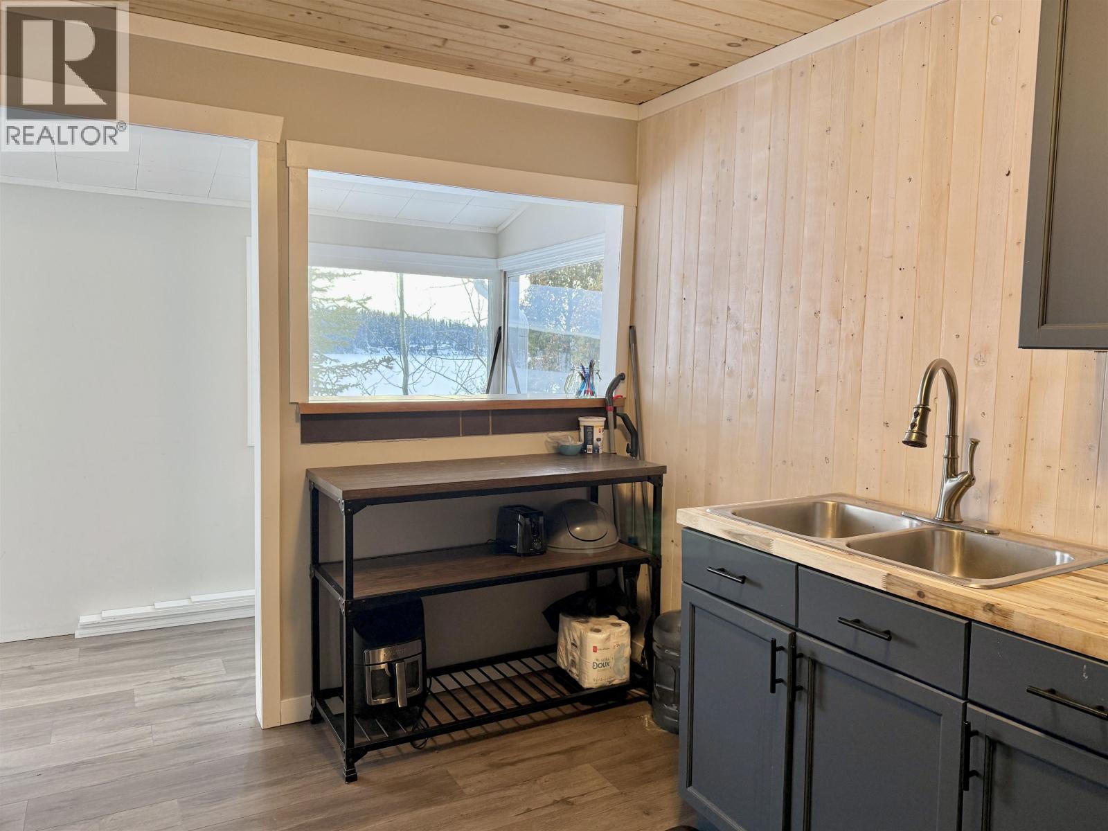 49815 TAPPING ROAD, Cluculz Lake