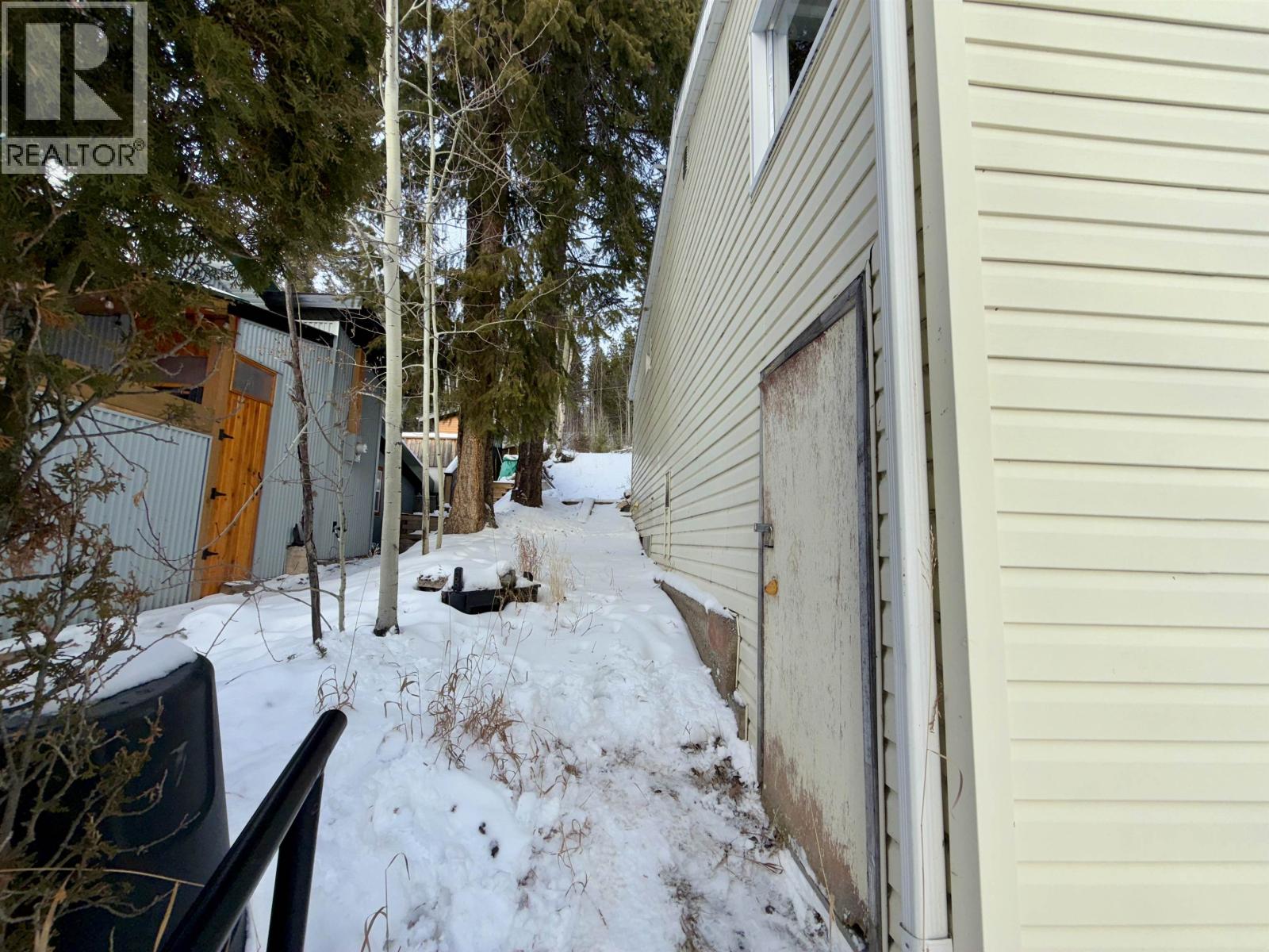 49815 TAPPING ROAD, Cluculz Lake