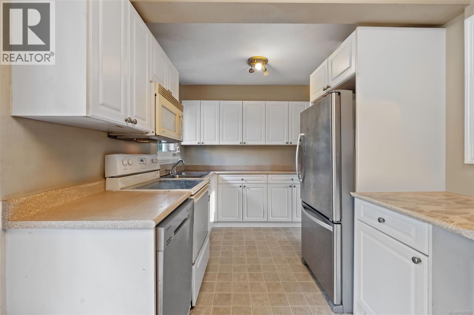  120 Kamloops Avenue, Saanich