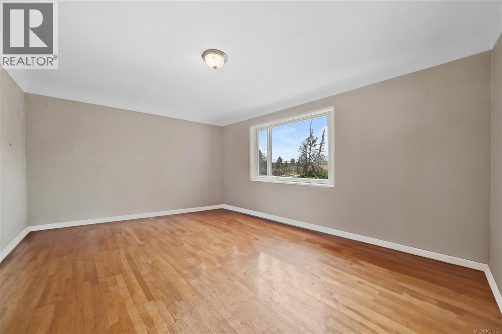  120 Kamloops Avenue, Saanich