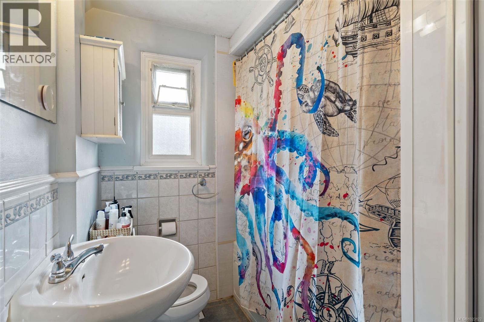  120 Kamloops Avenue, Saanich