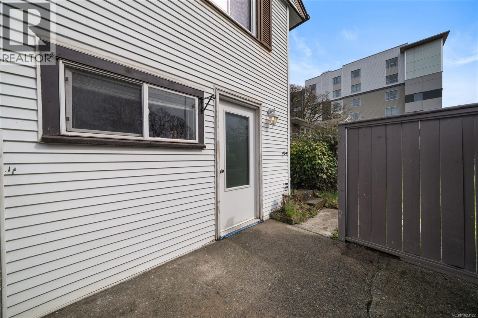  120 Kamloops Avenue, Saanich