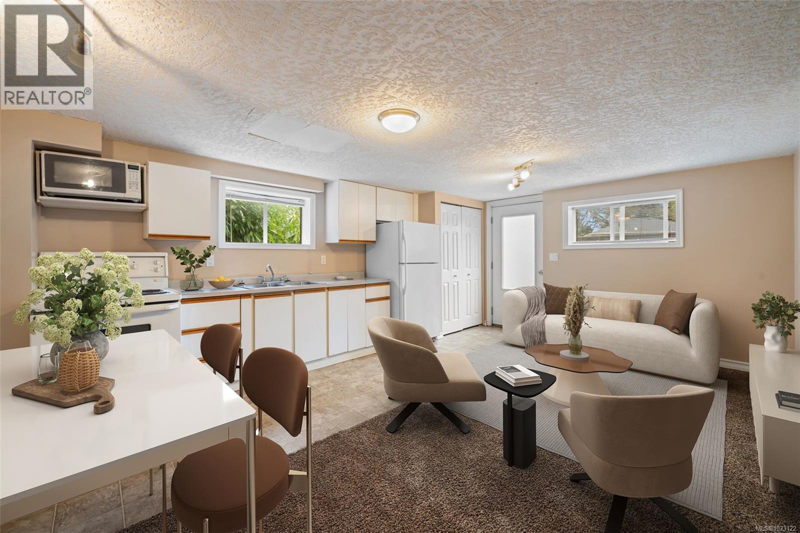  120 Kamloops Avenue, Saanich