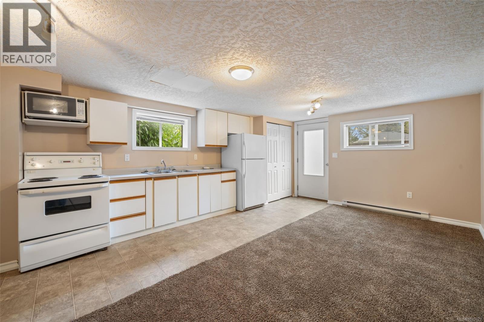  120 Kamloops Avenue, Saanich