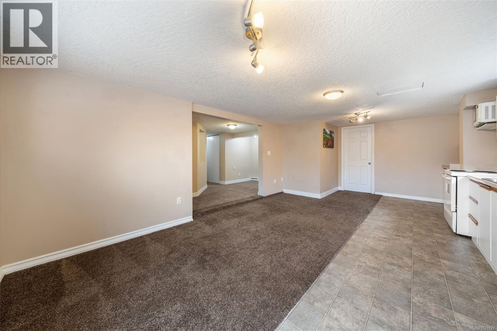  120 Kamloops Avenue, Saanich