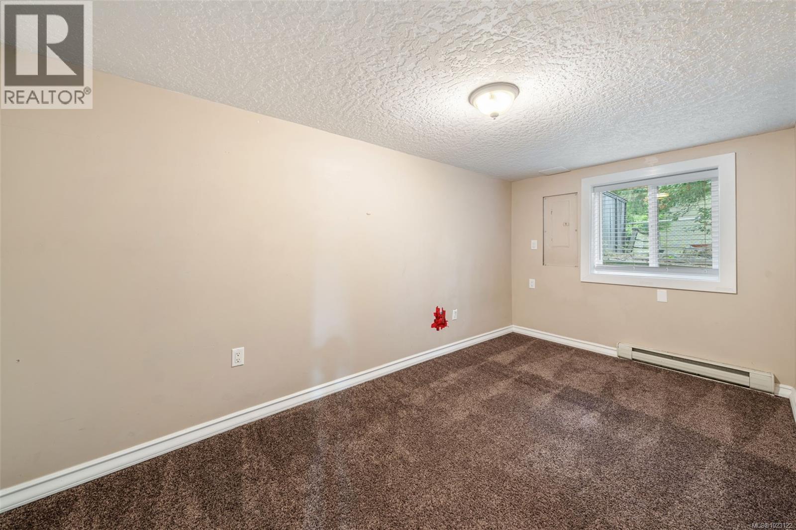  120 Kamloops Avenue, Saanich