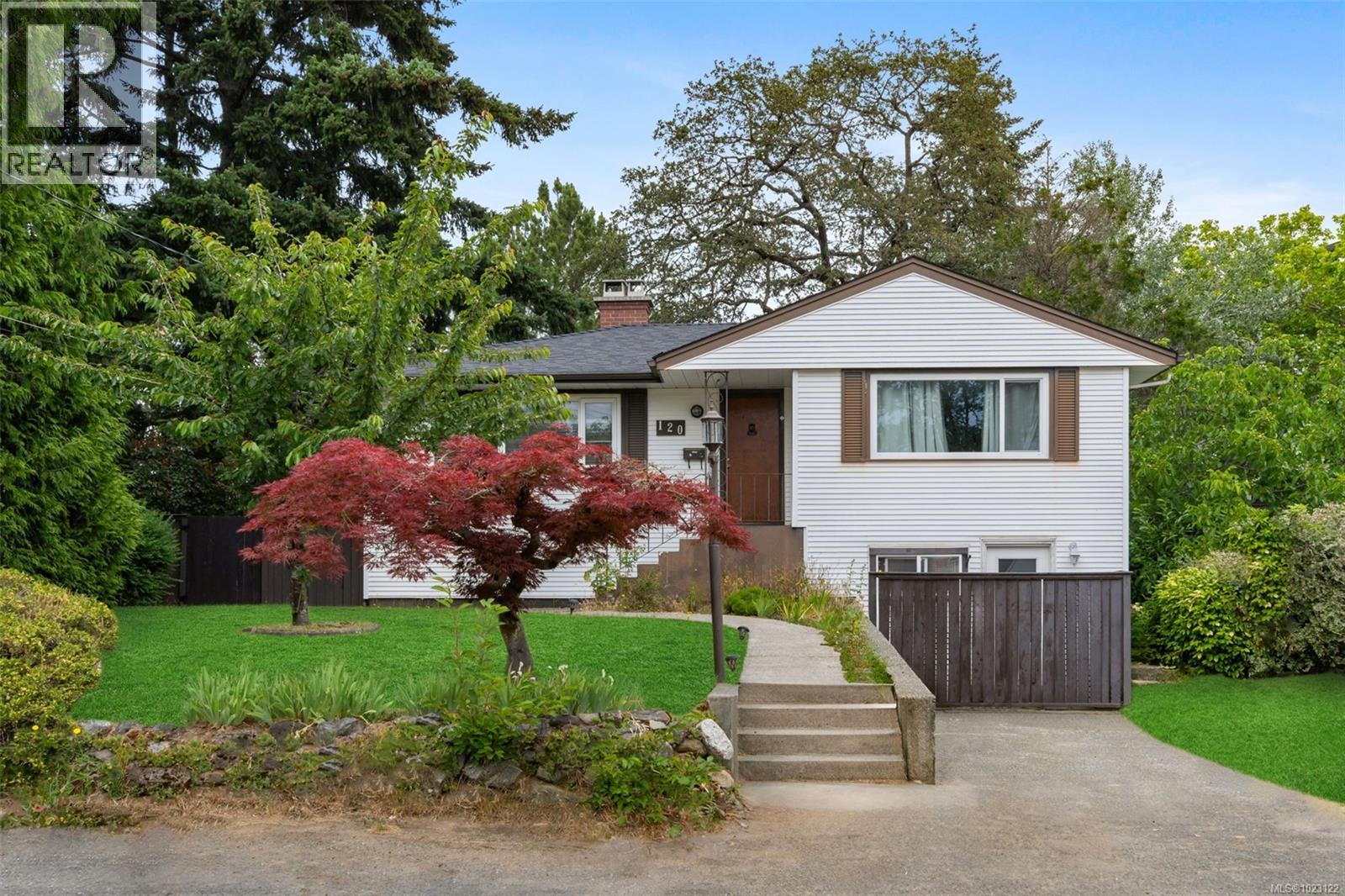  120 Kamloops Avenue, Saanich