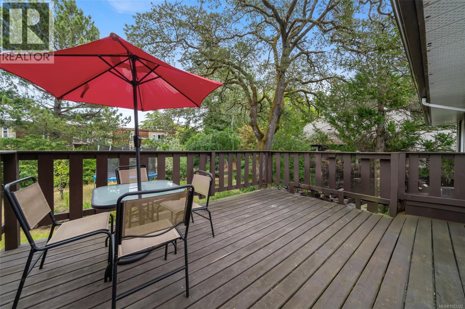  120 Kamloops Avenue, Saanich