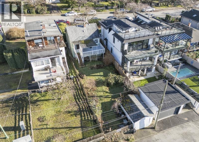 11 HYTHE AVENUE, Burnaby