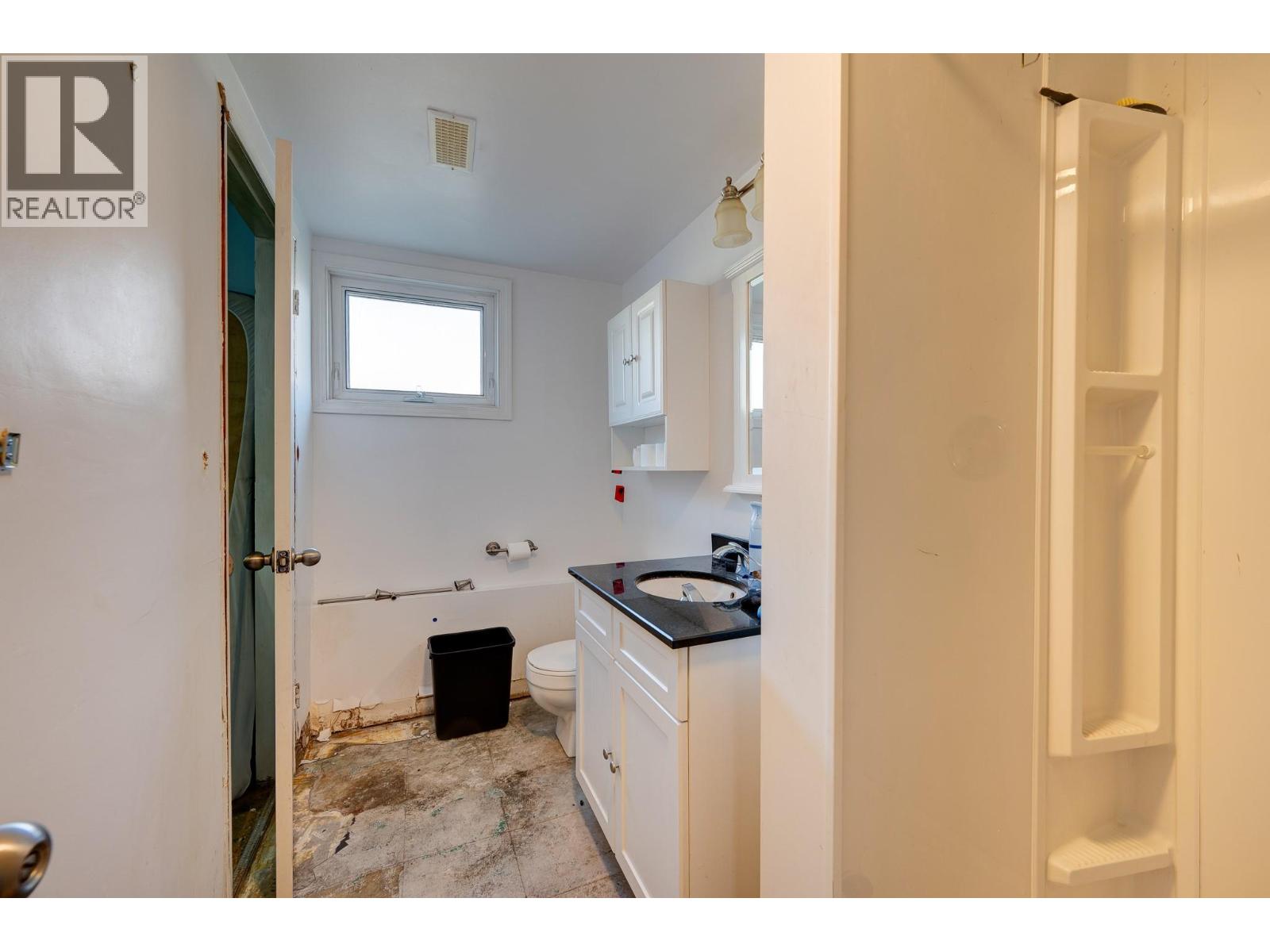 770 SHERWOOD DRIVE - 25