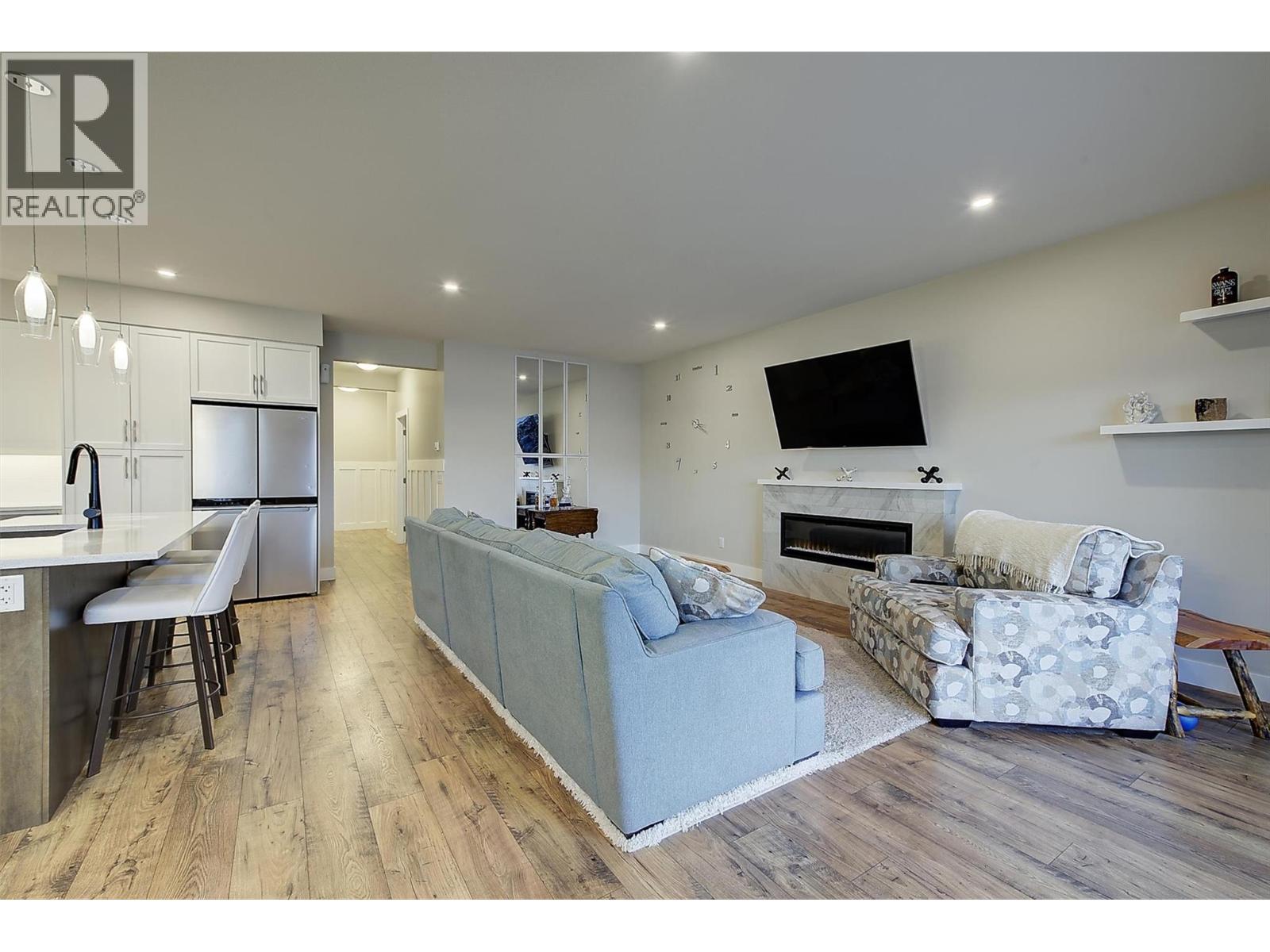  2383 Hawks Boulevard, West Kelowna