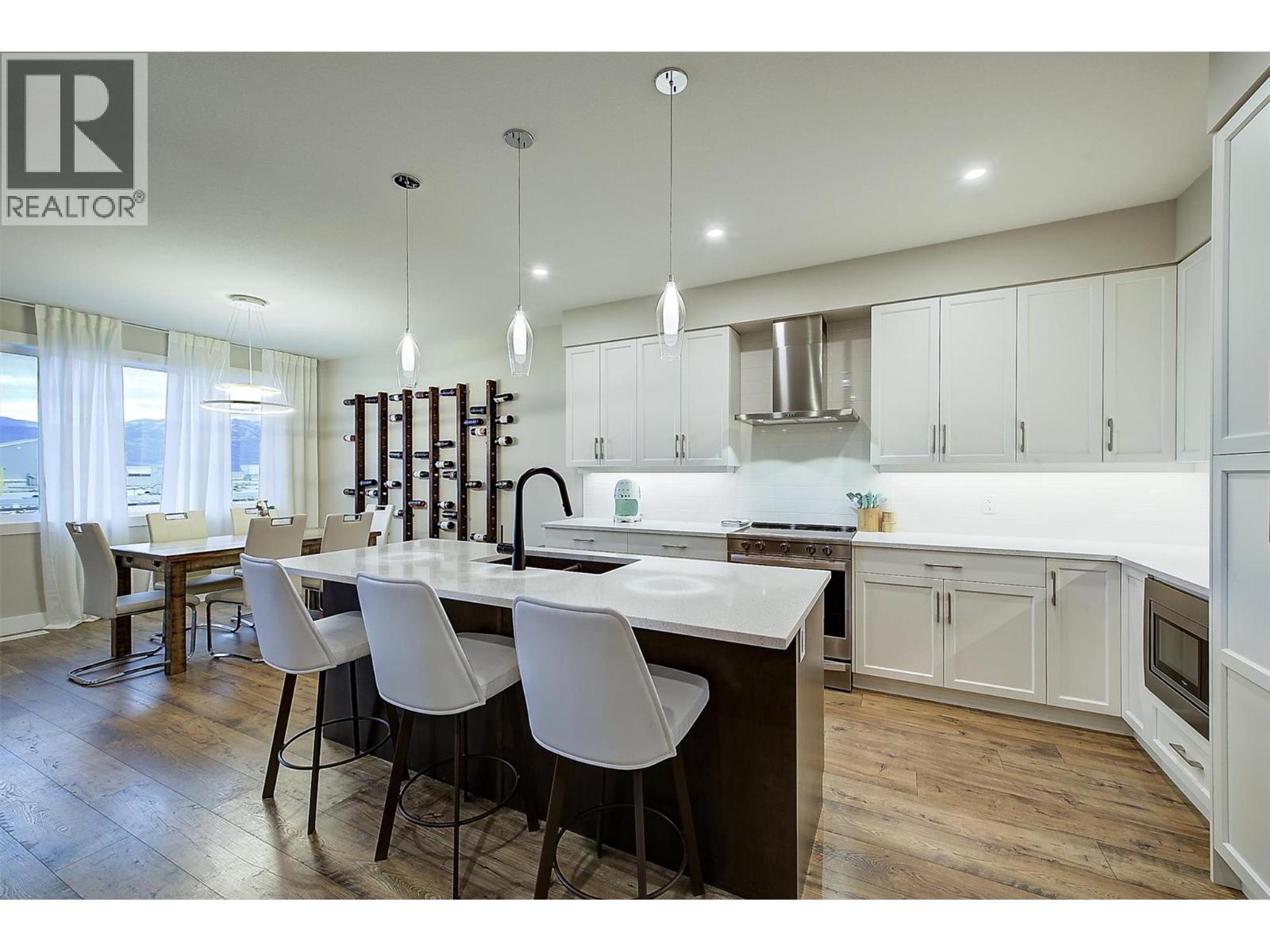  2383 Hawks Boulevard, West Kelowna