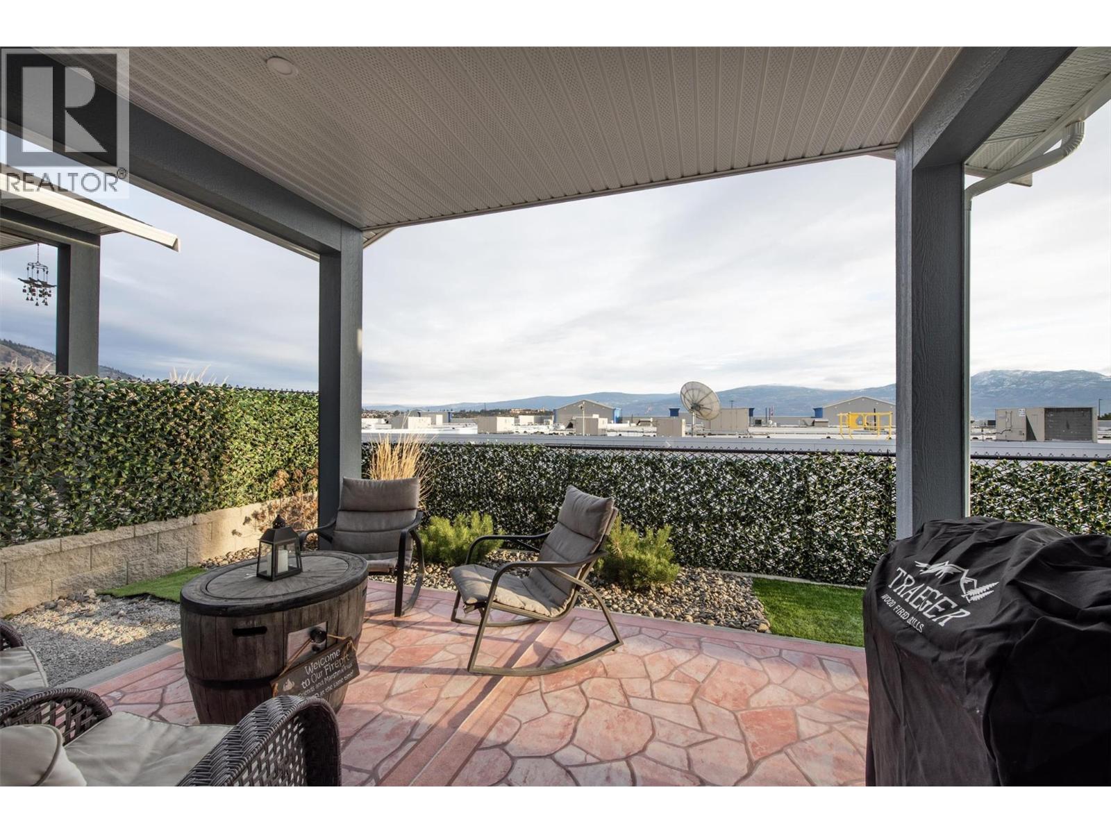  2383 Hawks Boulevard, West Kelowna