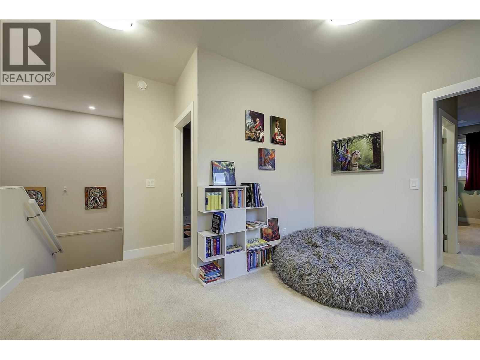  2383 Hawks Boulevard, West Kelowna