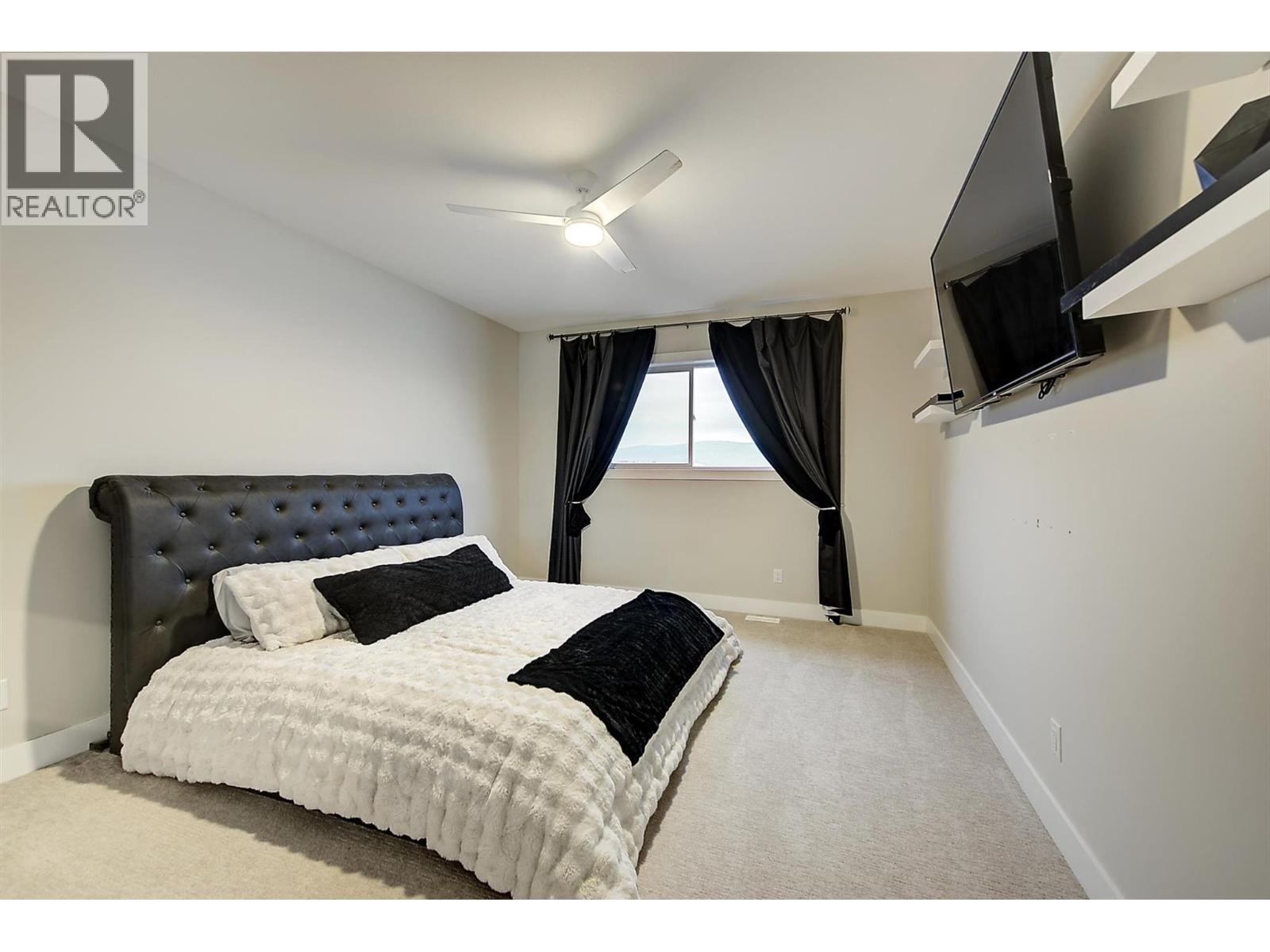  2383 Hawks Boulevard, West Kelowna