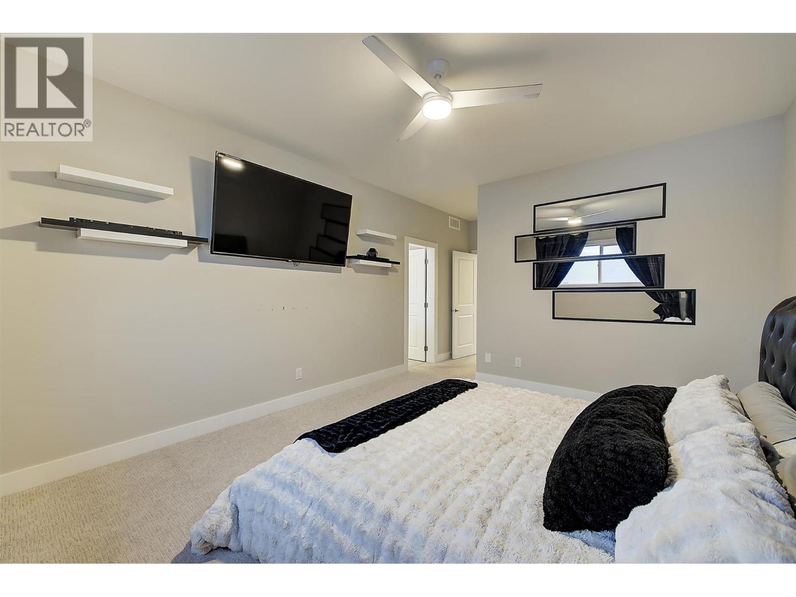  2383 Hawks Boulevard, West Kelowna