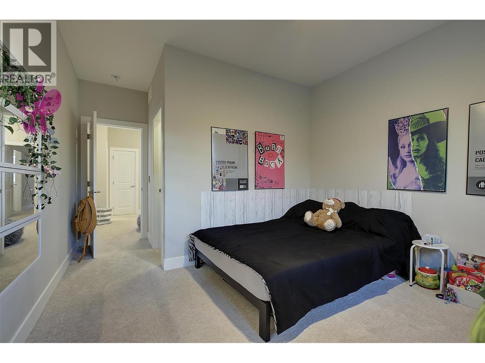  2383 Hawks Boulevard, West Kelowna