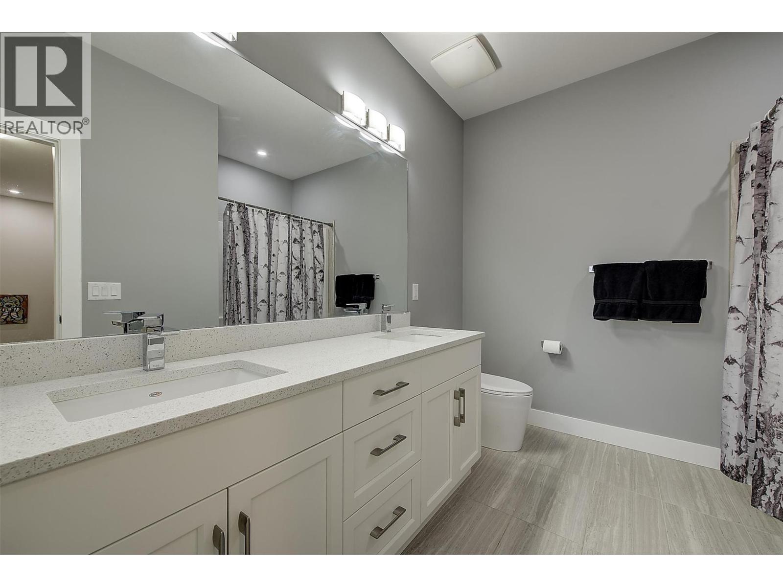  2383 Hawks Boulevard, West Kelowna