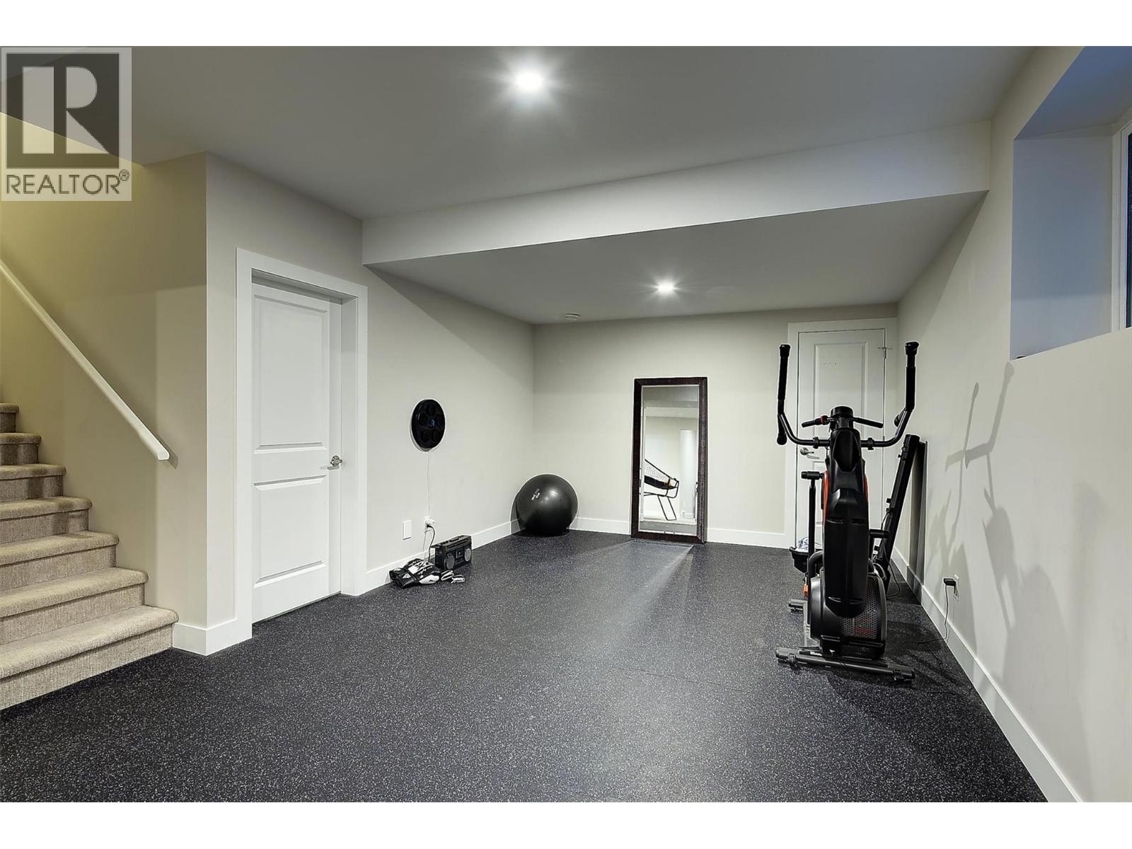  2383 Hawks Boulevard, West Kelowna