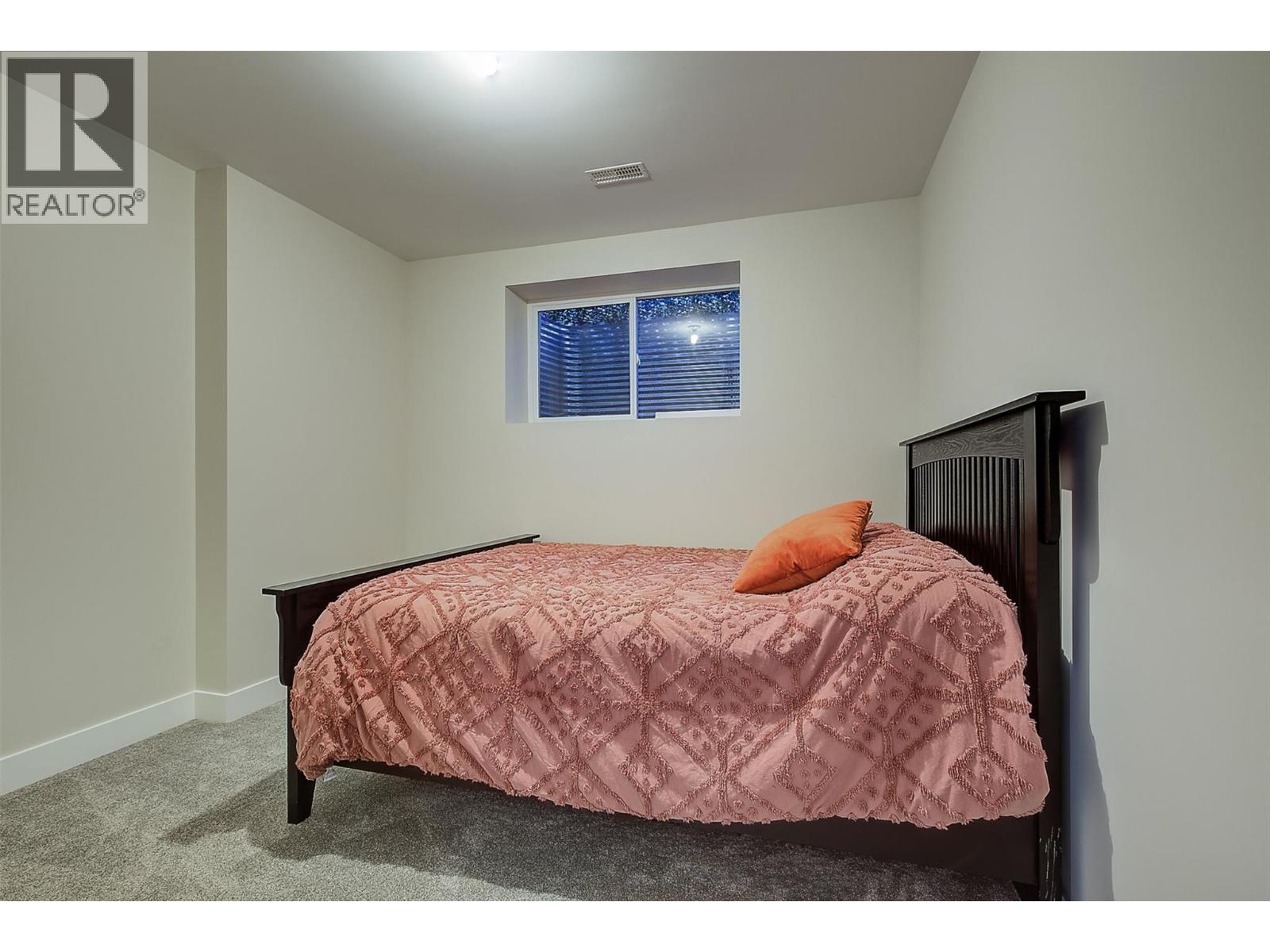  2383 Hawks Boulevard, West Kelowna