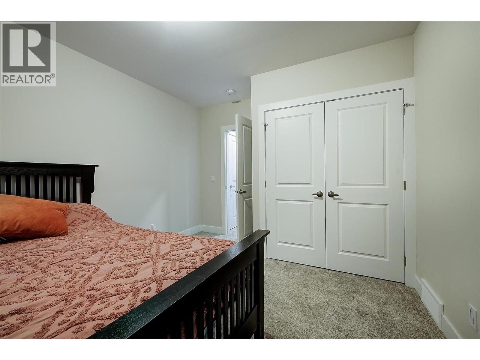  2383 Hawks Boulevard, West Kelowna