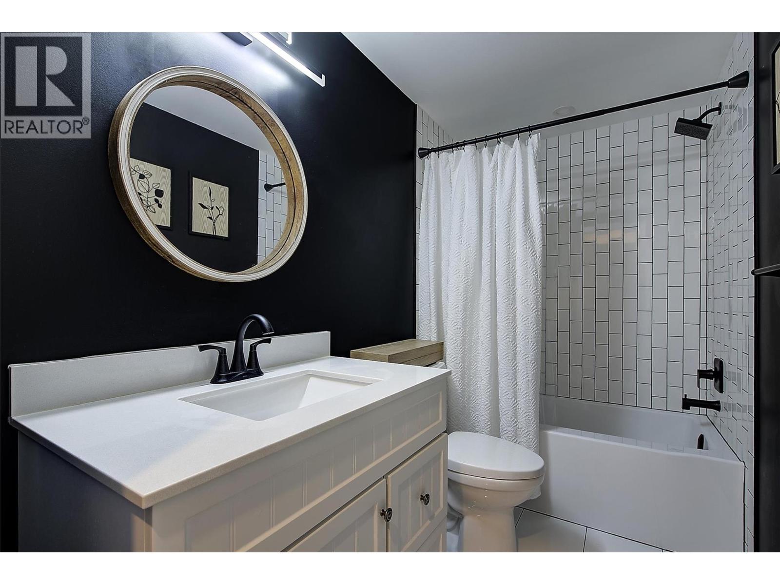  2383 Hawks Boulevard, West Kelowna